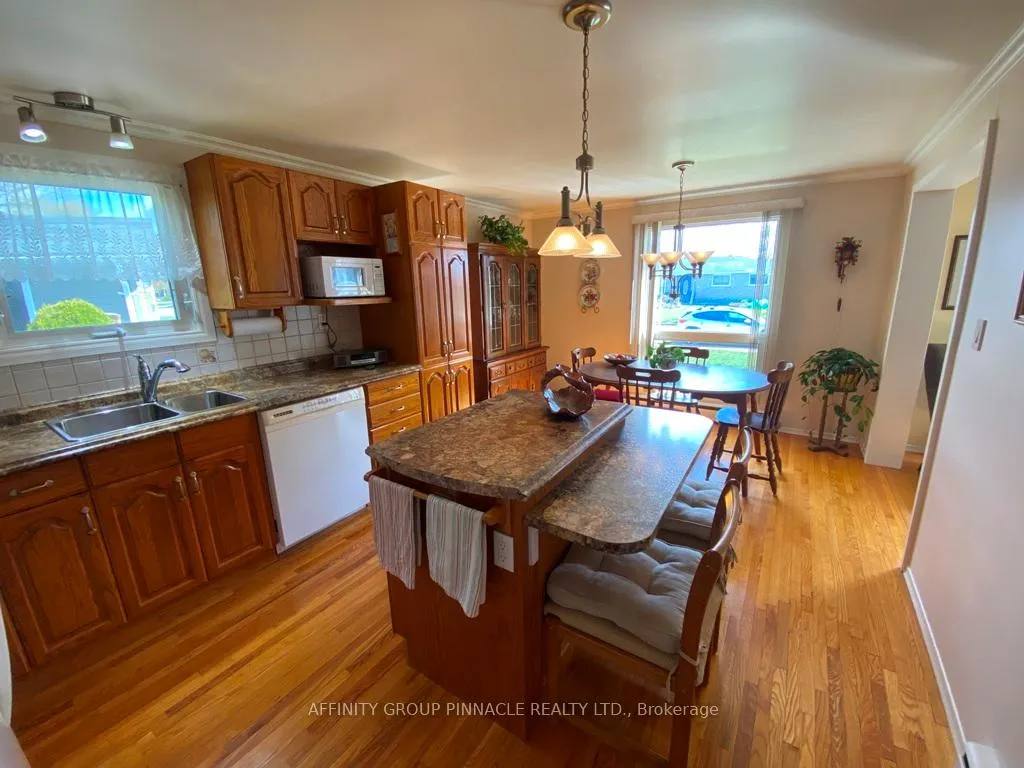 Photo 9 of 94 Sanderling Crescent, Kawartha Lakes, Lindsay — HOMEH
