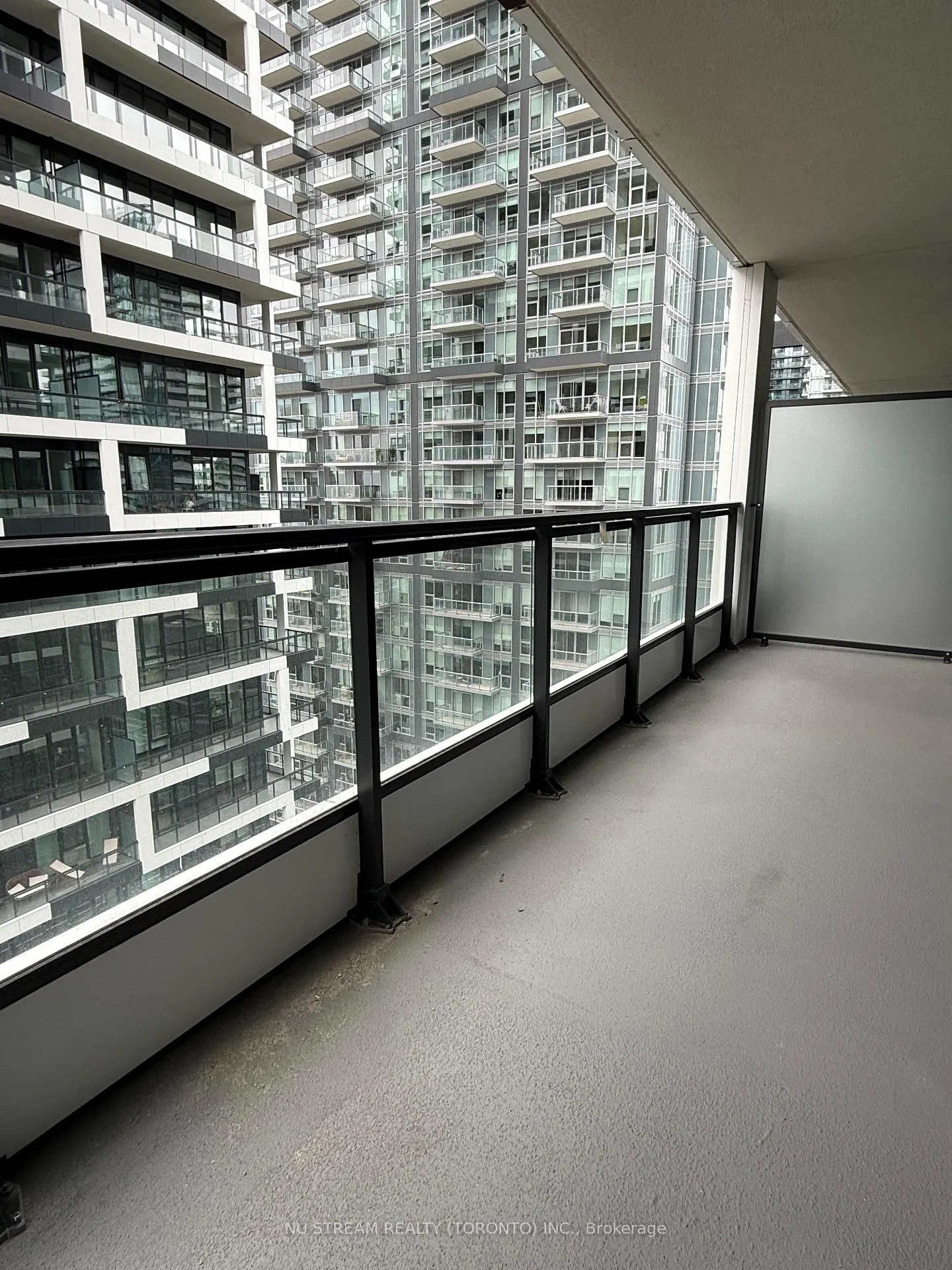 Photo 5 of Unit 2210, 65 Broadway Avenue, Toronto, Mount Pleasant West — HOMEH