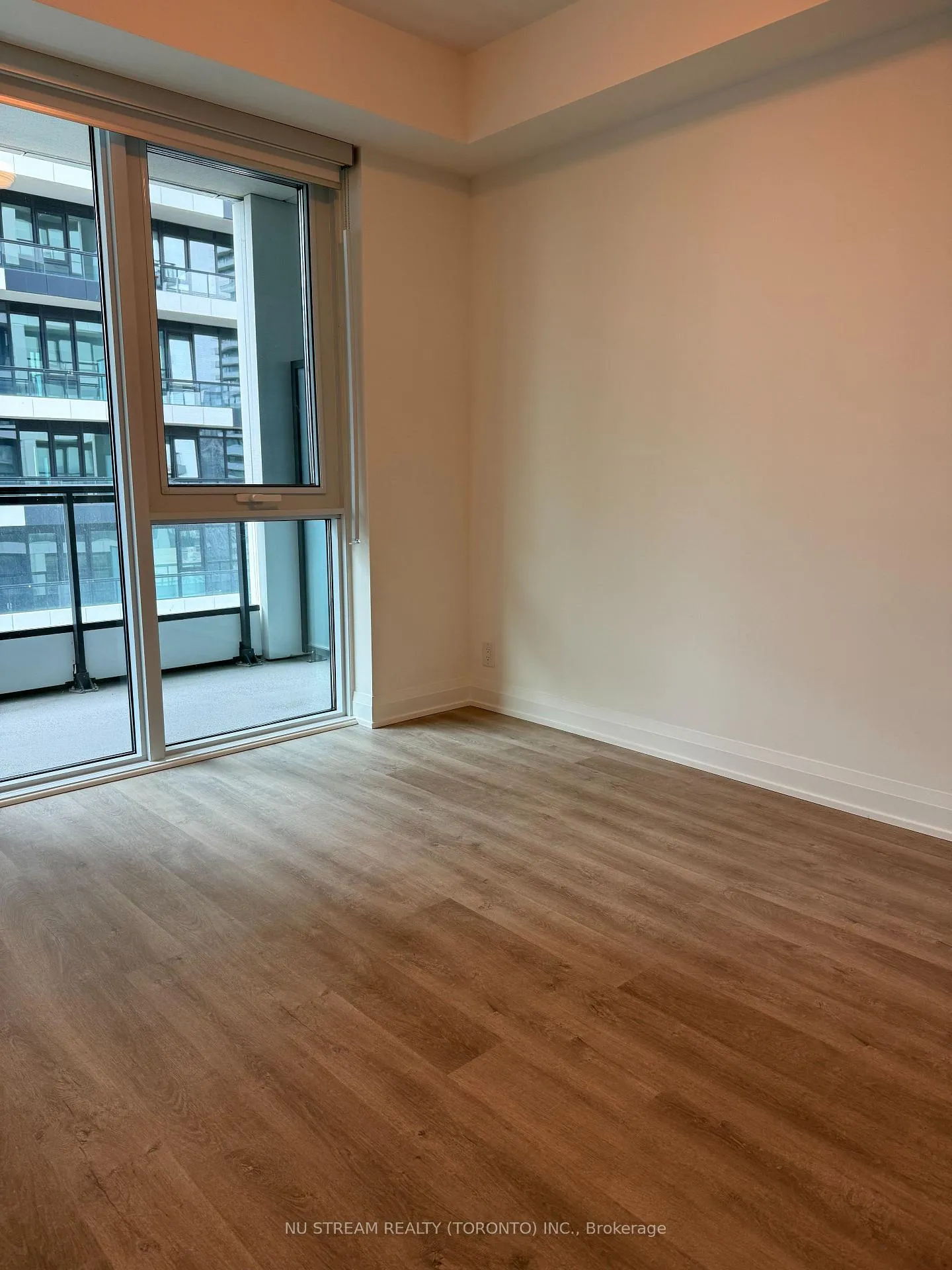 Photo 8 of Unit 2210, 65 Broadway Avenue, Toronto, Mount Pleasant West — HOMEH