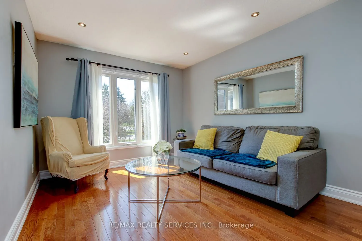 Photo 3 of 3 Nymark Place, Brampton, Westgate — HOMEH