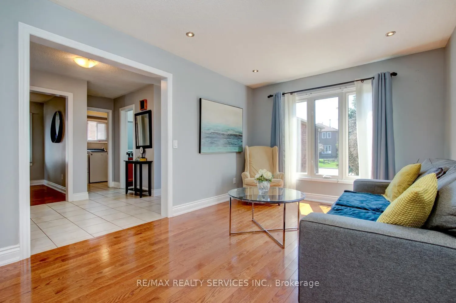 Photo 4 of 3 Nymark Place, Brampton, Westgate — HOMEH