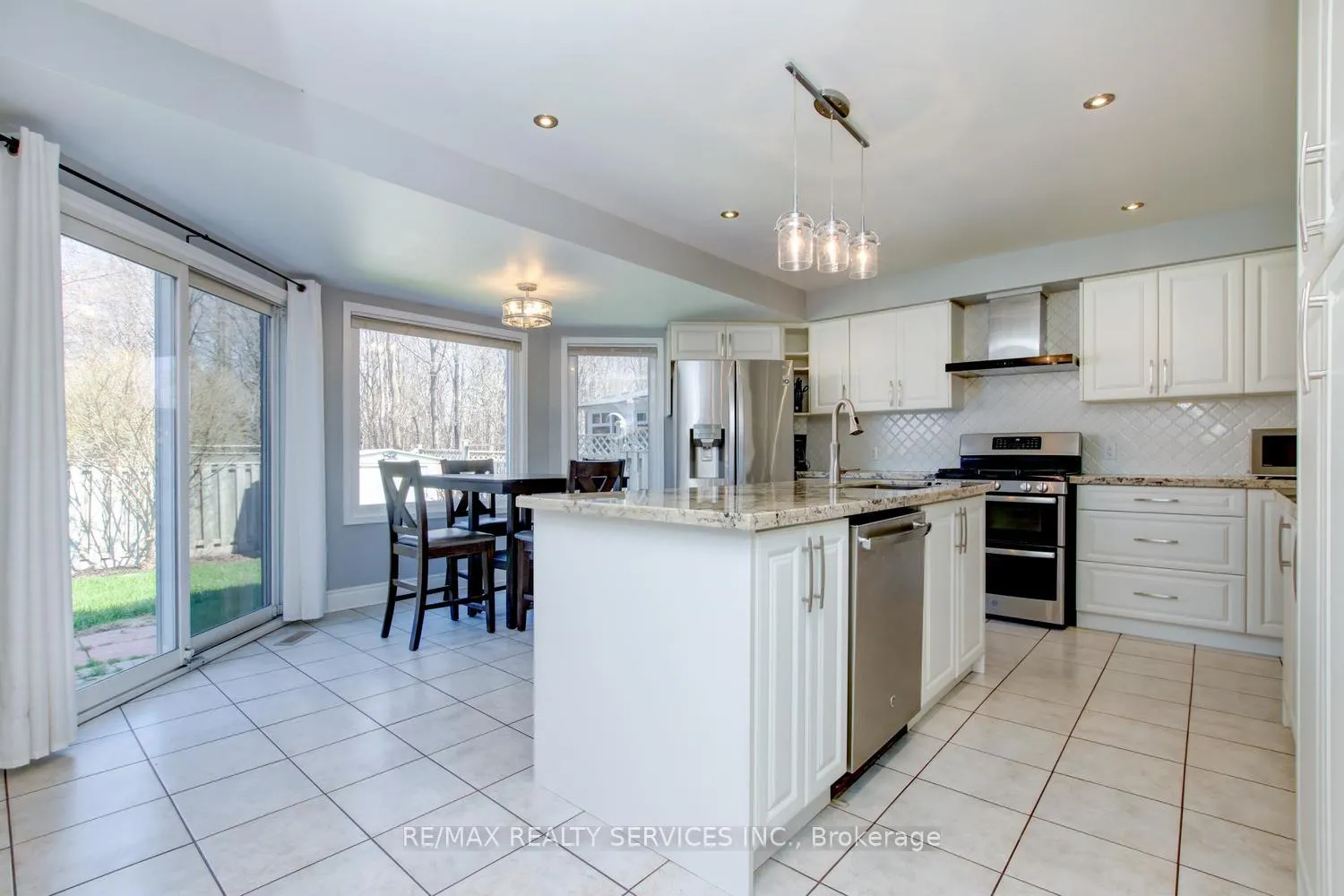 Photo 11 of 3 Nymark Place, Brampton, Westgate — HOMEH