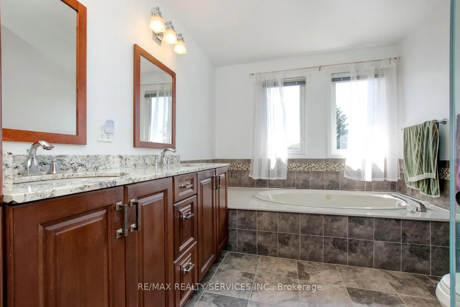 Photo 26 of 3 Nymark Place, Brampton, Westgate — HOMEH