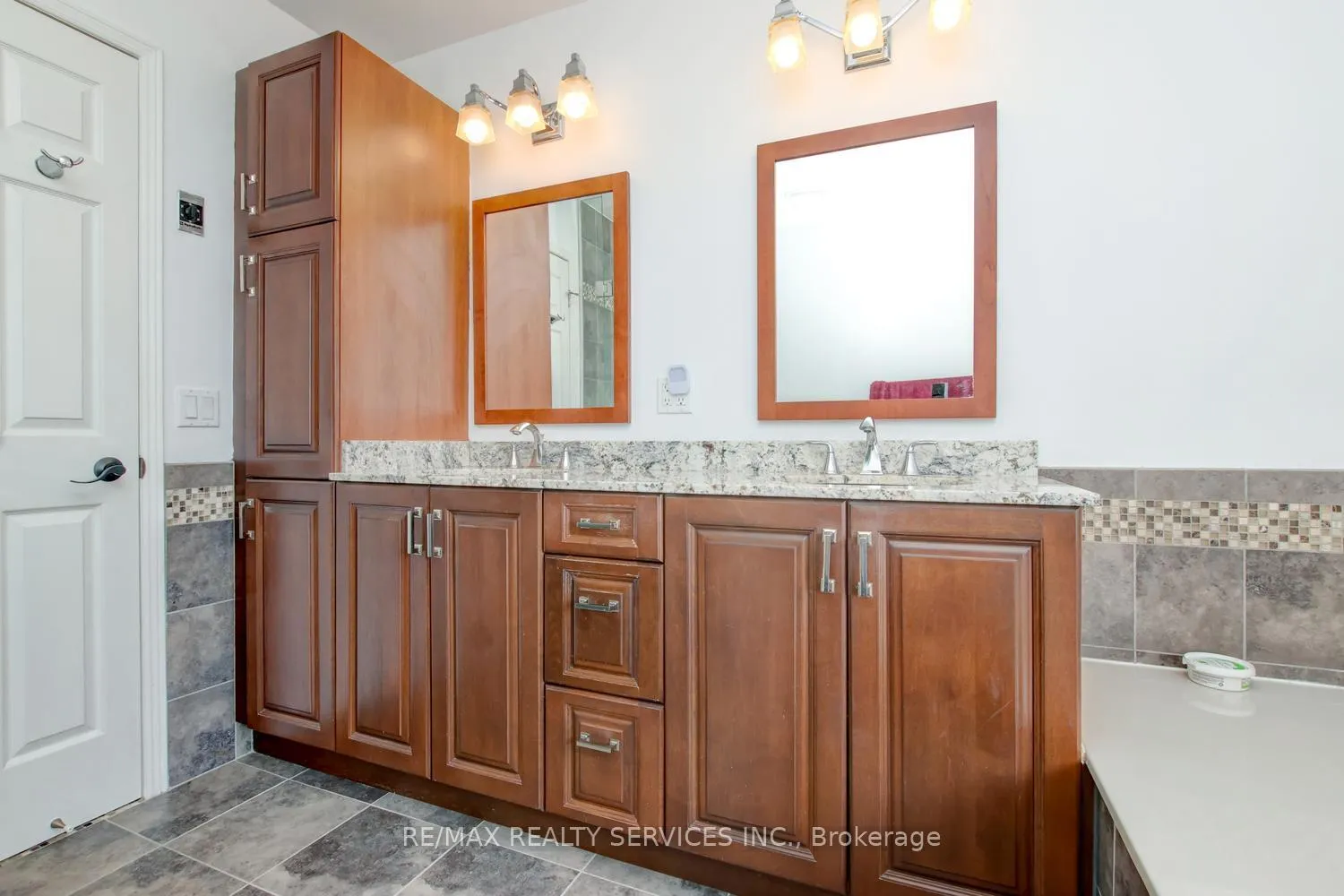 Photo 28 of 3 Nymark Place, Brampton, Westgate — HOMEH