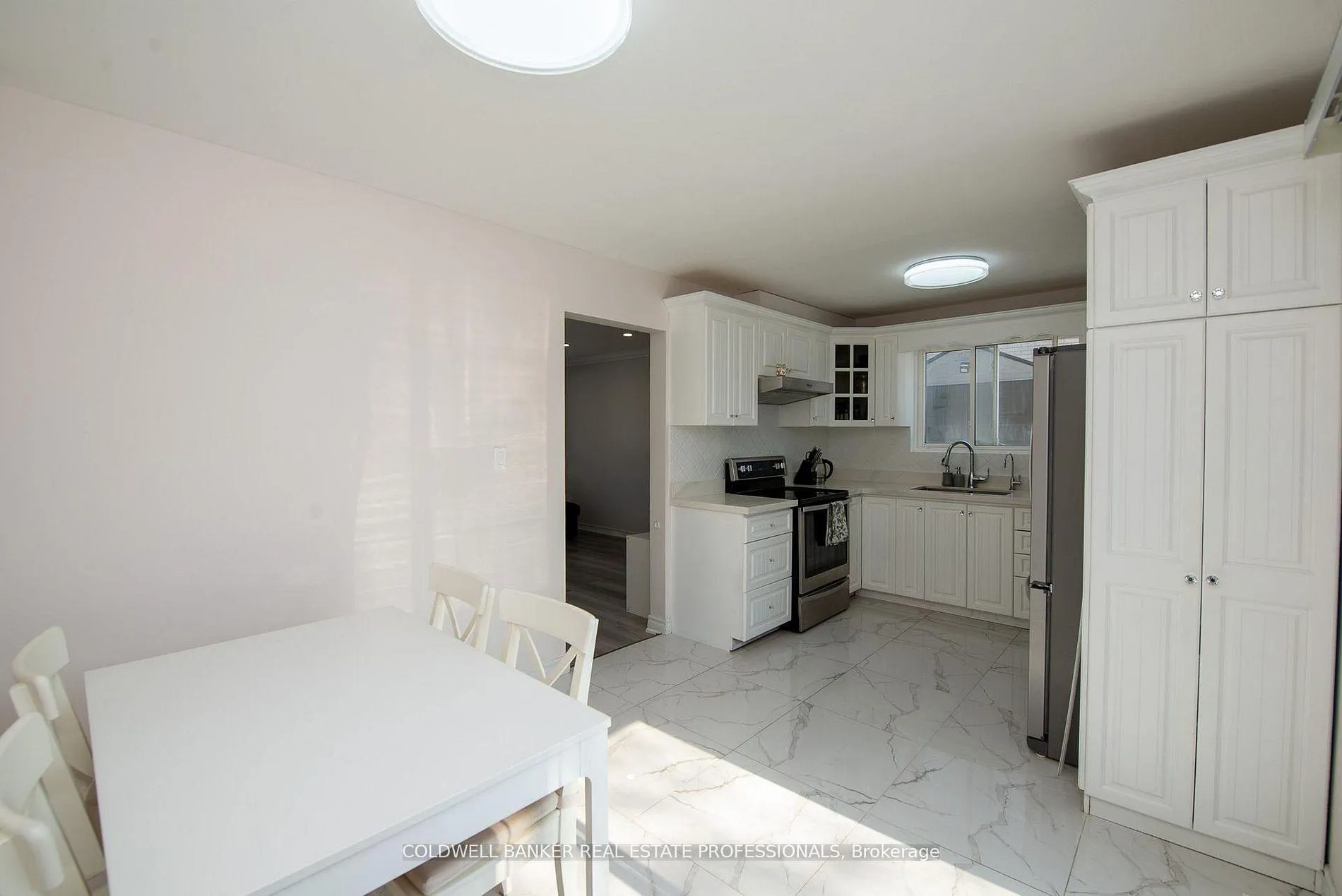 Photo 6 of 781 Sunnypoint Drive, Newmarket, Huron Heights-Leslie Valley — HOMEH