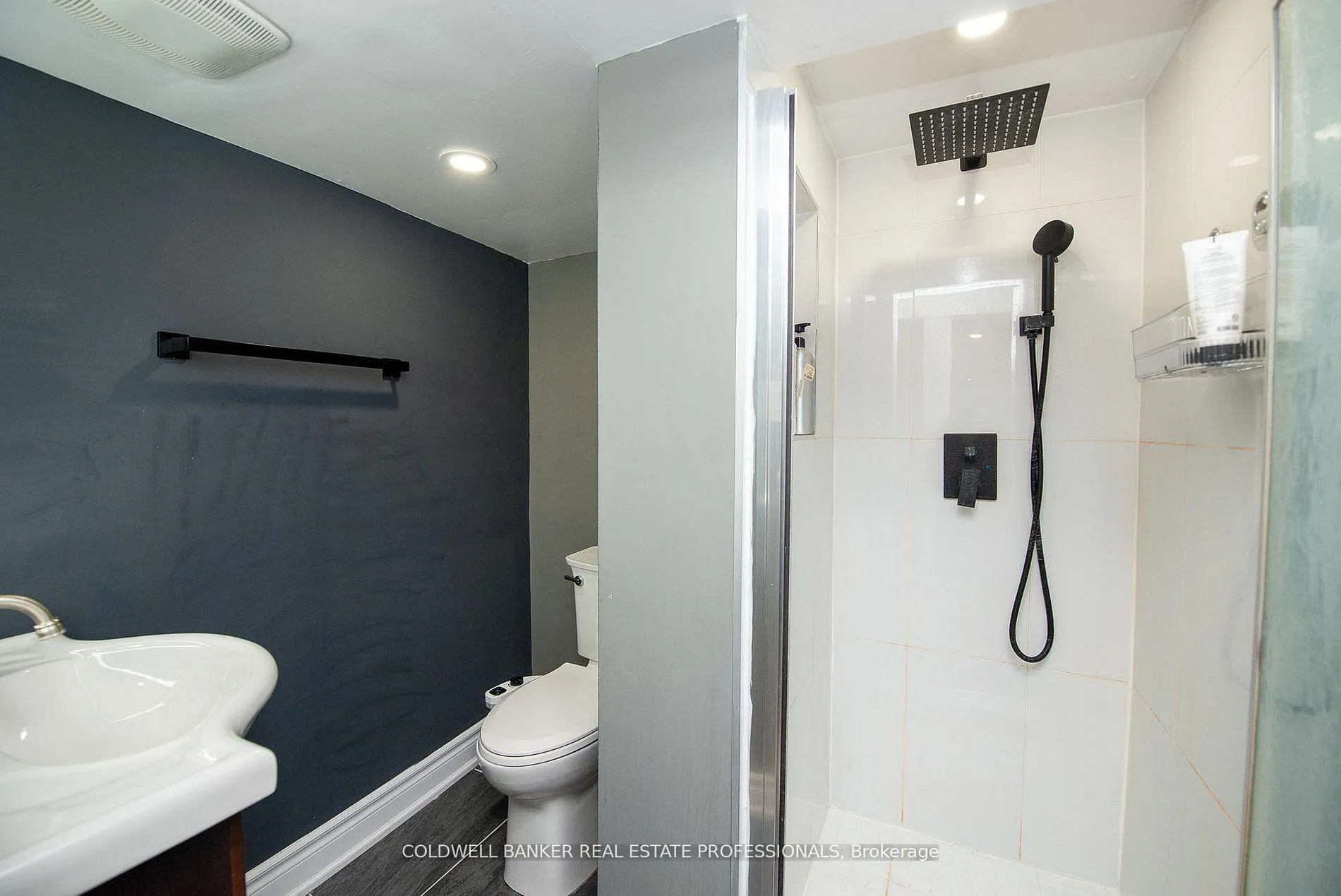 Photo 19 of 781 Sunnypoint Drive, Newmarket, Huron Heights-Leslie Valley — HOMEH