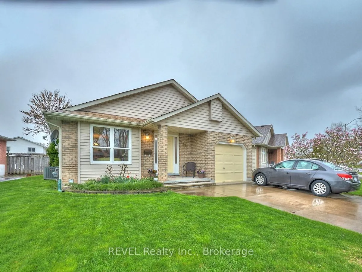 Photo 2 of 7395 Alex Avenue, Niagara Falls, Oldfield — HOMEH