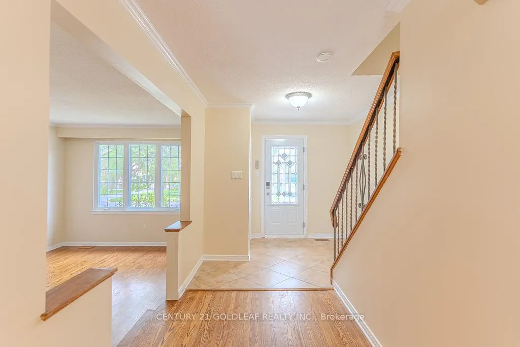 Photo 4 of 19 Southpark Drive, Ottawa, Blackburn Hamlet — HOMEH