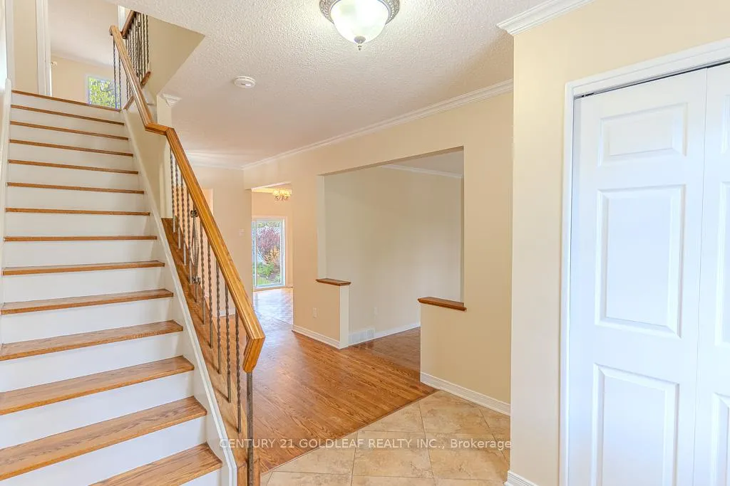 Photo 6 of 19 Southpark Drive, Ottawa, Blackburn Hamlet — HOMEH