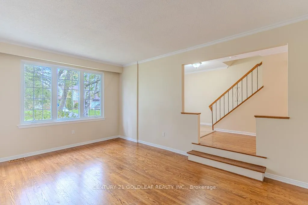 Photo 9 of 19 Southpark Drive, Ottawa, Blackburn Hamlet — HOMEH