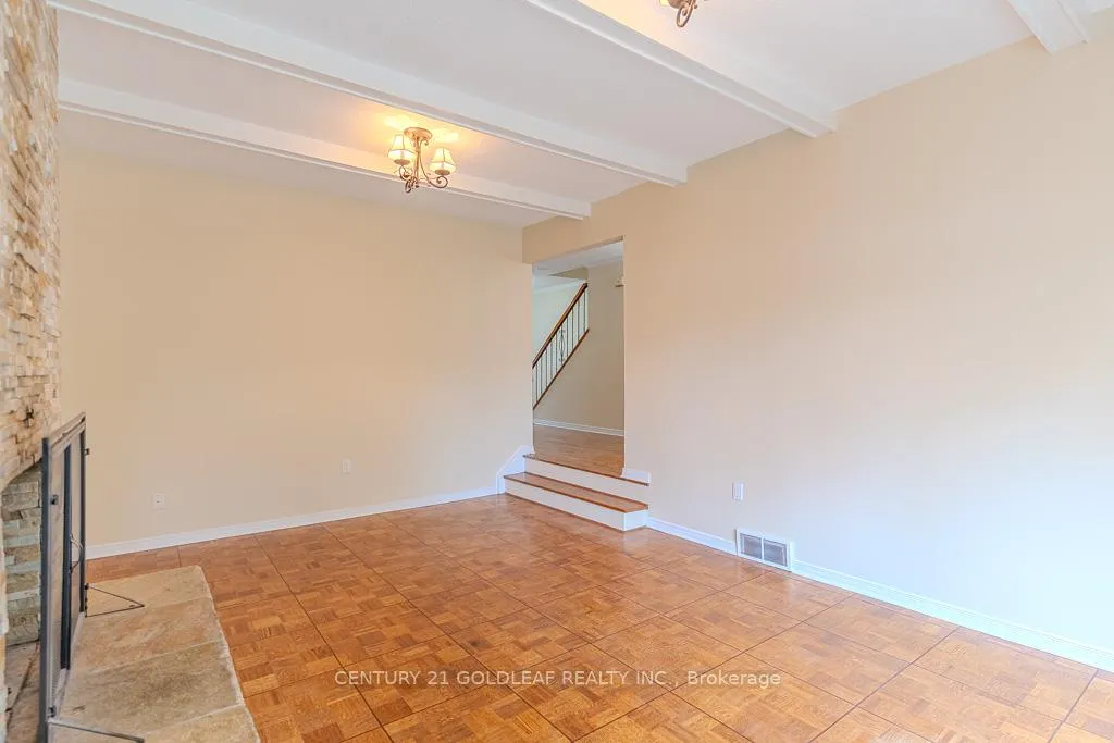 Photo 21 of 19 Southpark Drive, Ottawa, Blackburn Hamlet — HOMEH