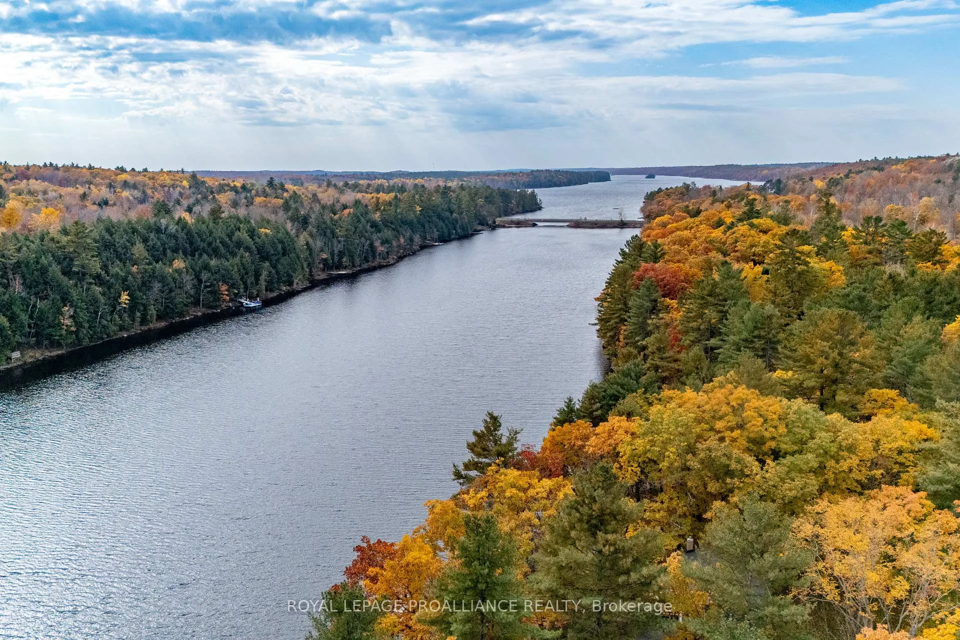 Photo 5 of 1019 Turner Way, Frontenac, Frontenac Centre — HOMEH