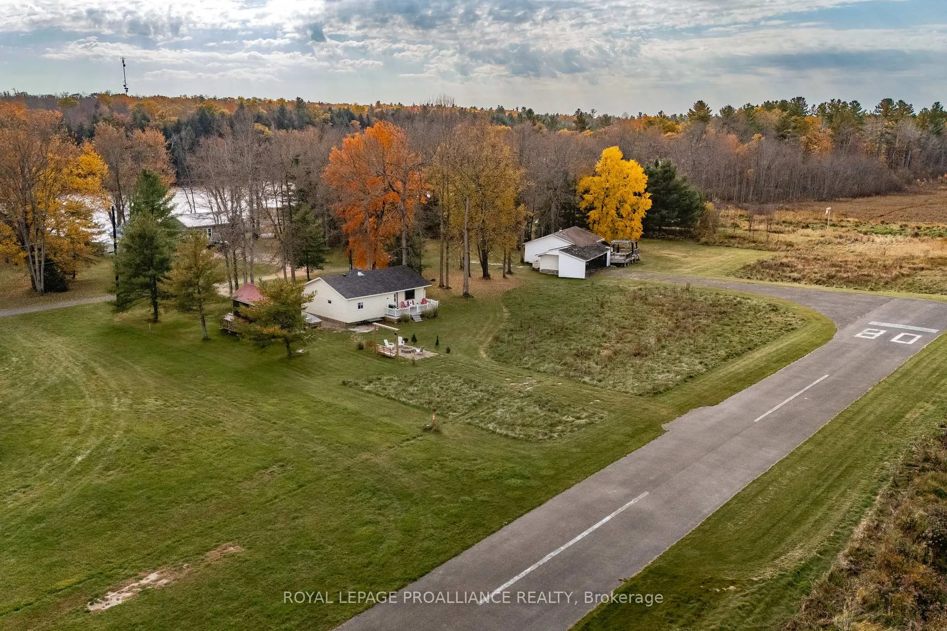 Photo 12 of 1019 Turner Way, Frontenac, Frontenac Centre — HOMEH