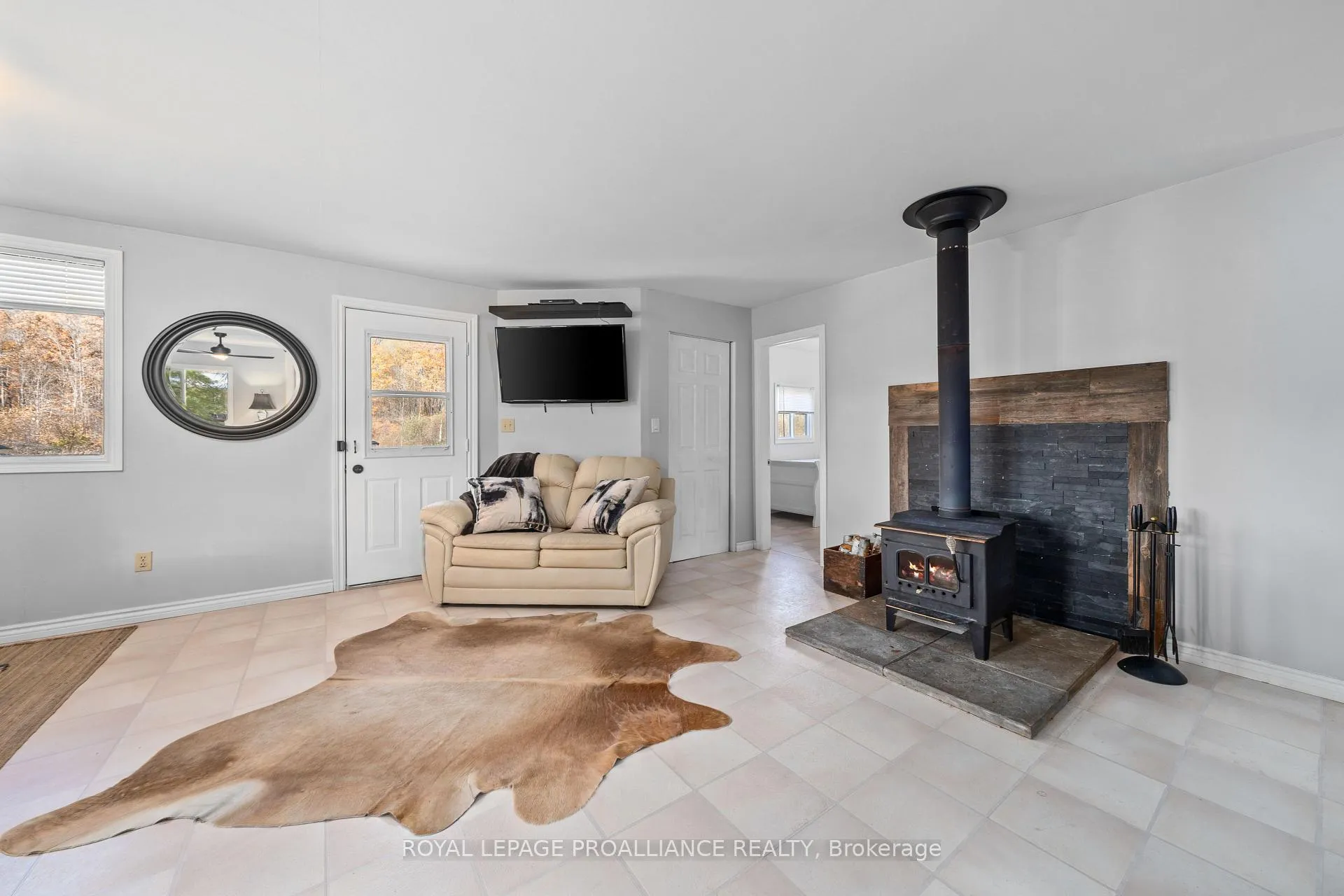 Photo 24 of 1019 Turner Way, Frontenac, Frontenac Centre — HOMEH