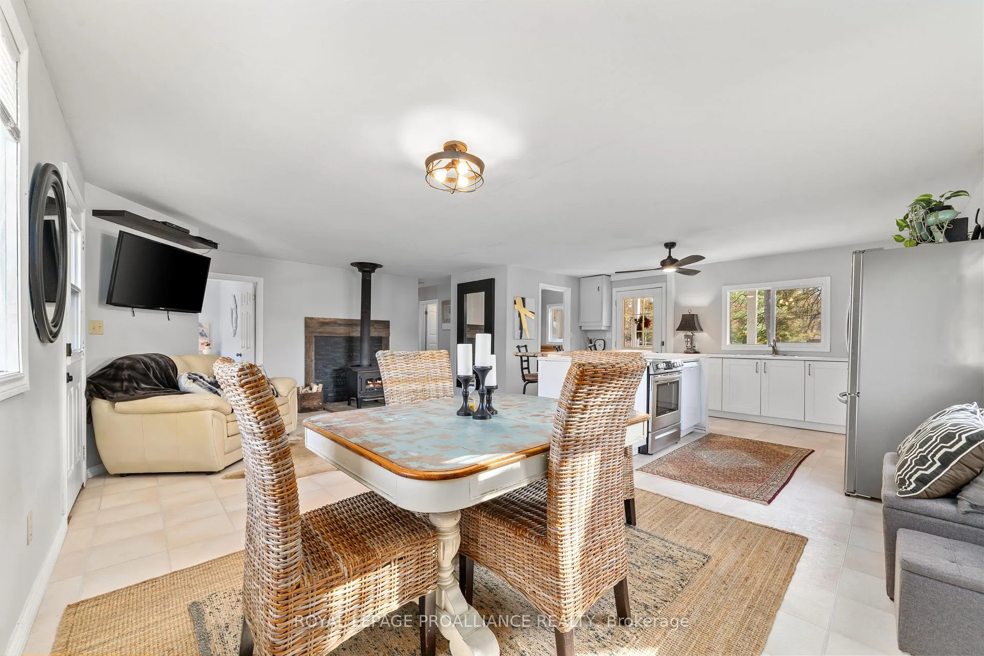Photo 28 of 1019 Turner Way, Frontenac, Frontenac Centre — HOMEH