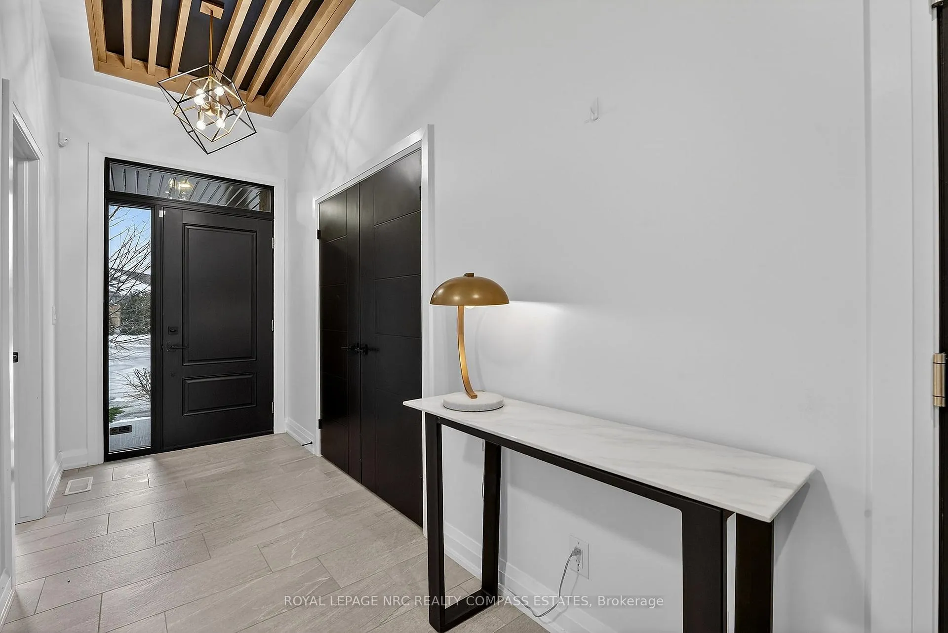 Photo 3 of Unit 13, 525 Niagara Street, St. Catharines, Vine/Linwell — HOMEH