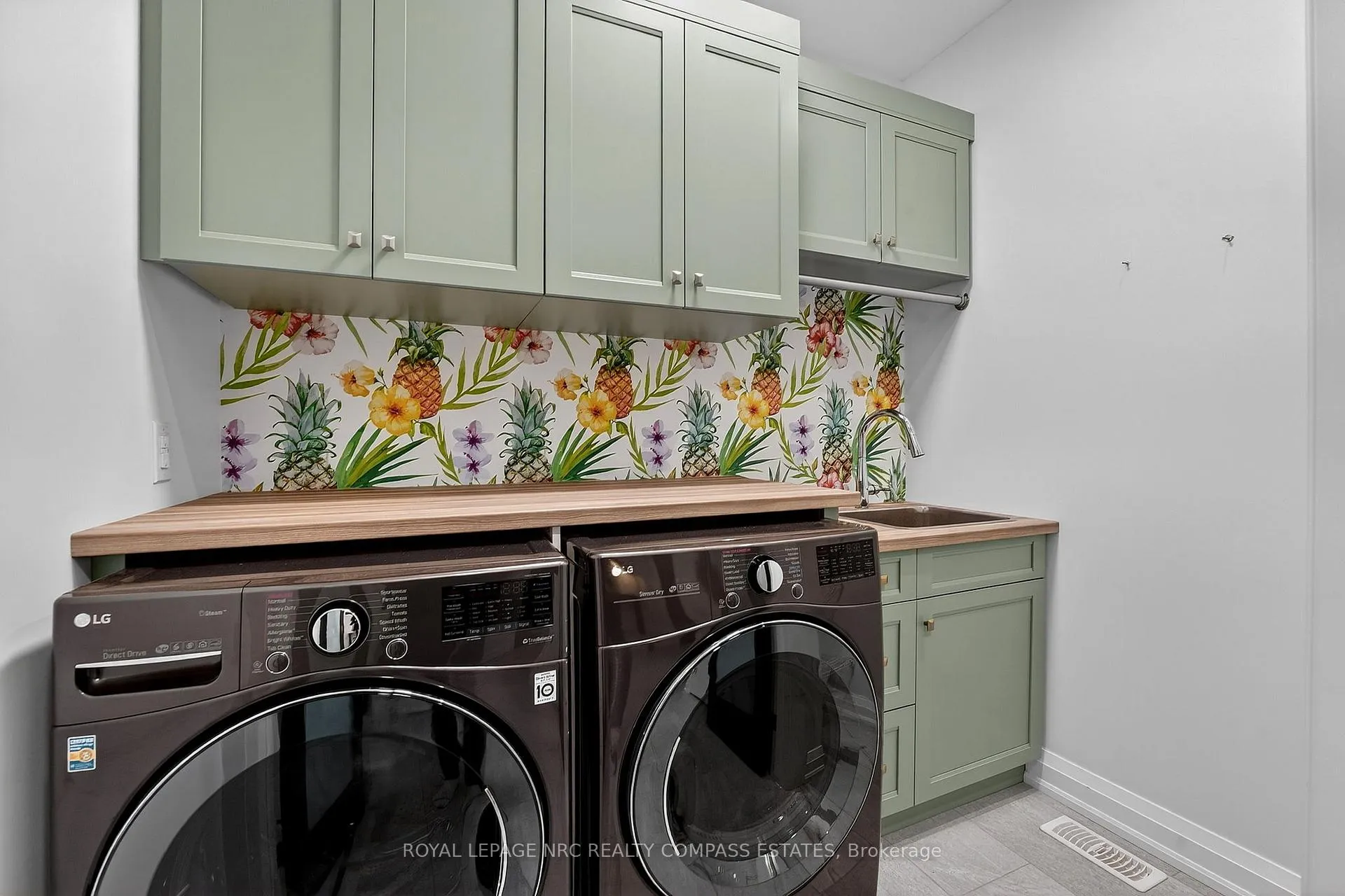 Photo 8 of Unit 13, 525 Niagara Street, St. Catharines, Vine/Linwell — HOMEH