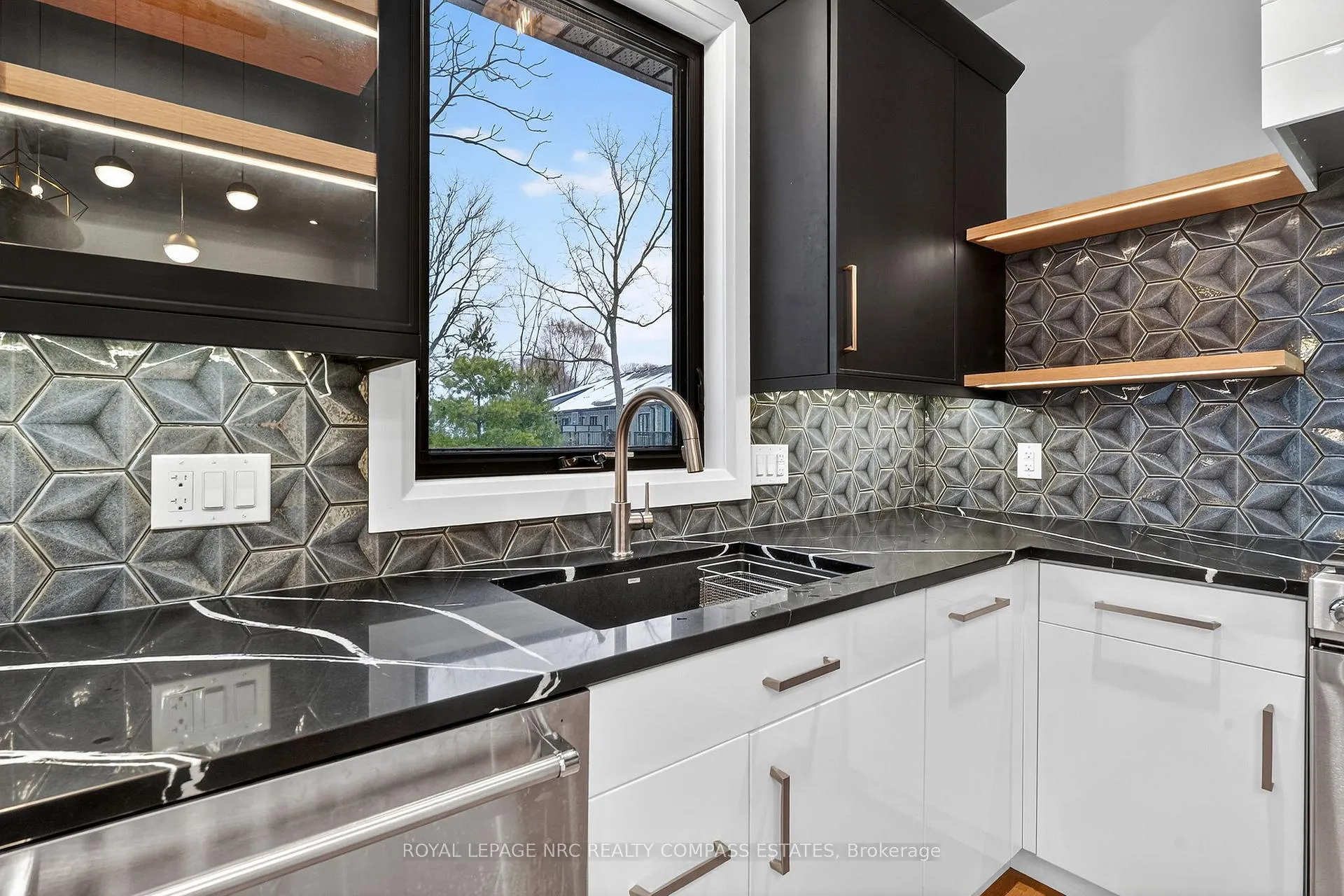 Photo 14 of Unit 13, 525 Niagara Street, St. Catharines, Vine/Linwell — HOMEH