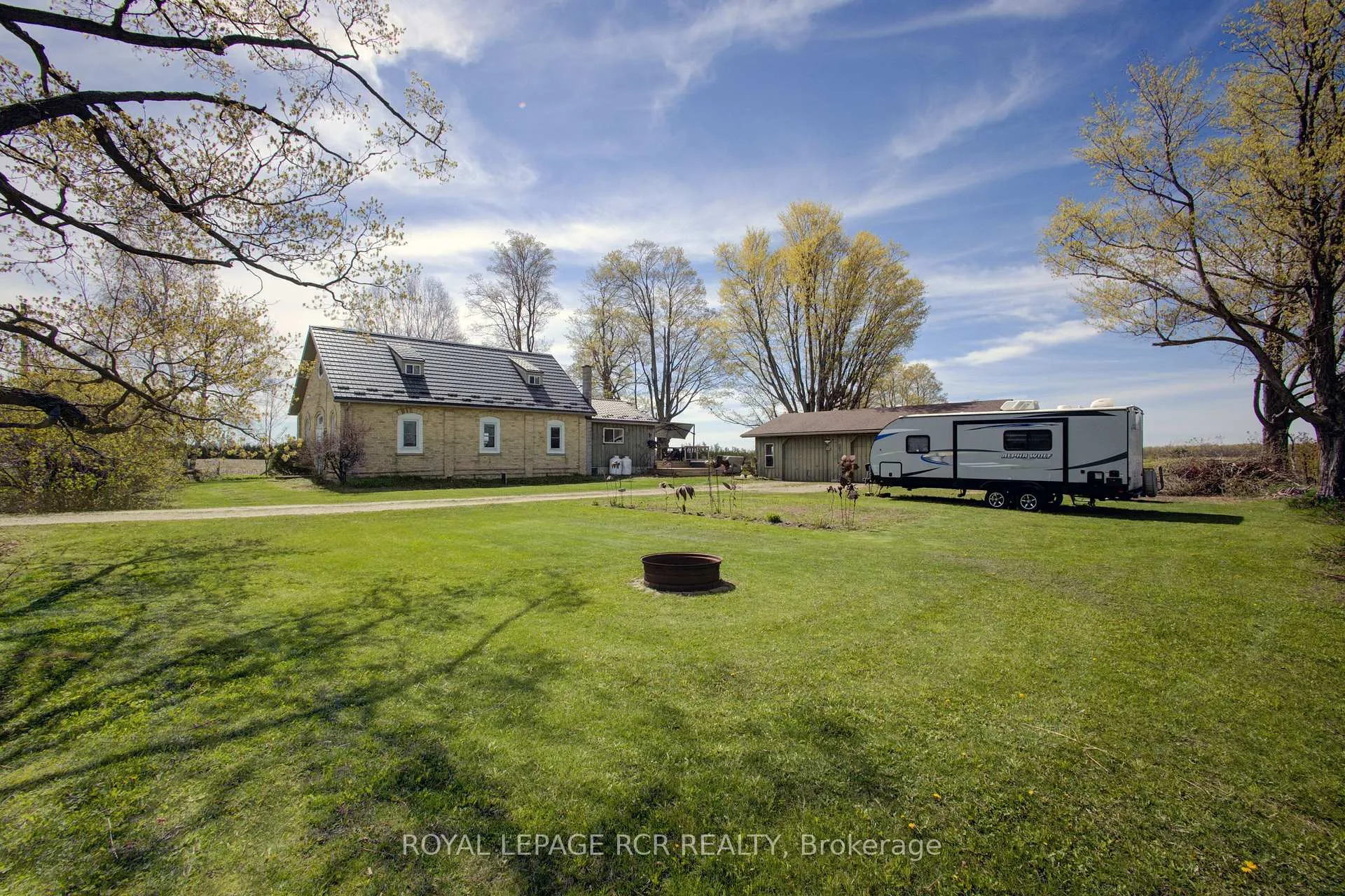Photo 4 of 8542 Concession 12, Mapleton, Rural Mapleton — HOMEH