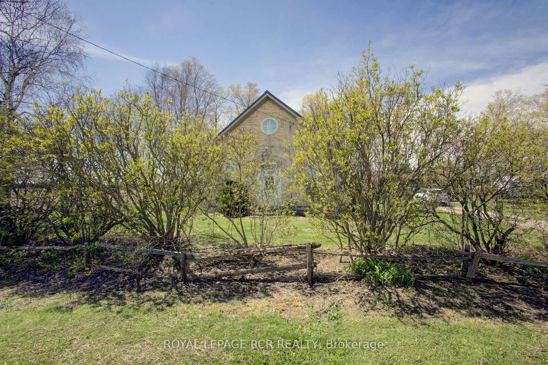 Photo 5 of 8542 Concession 12, Mapleton, Rural Mapleton — HOMEH