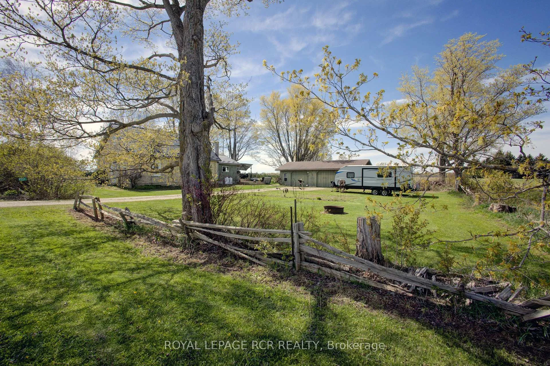 Photo 7 of 8542 Concession 12, Mapleton, Rural Mapleton — HOMEH
