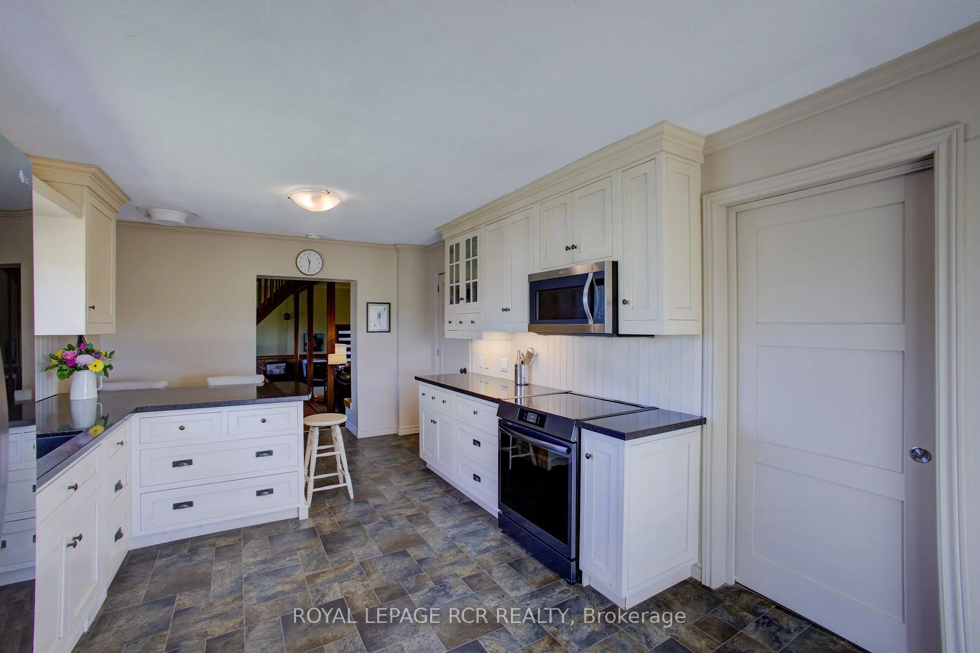 Photo 9 of 8542 Concession 12, Mapleton, Rural Mapleton — HOMEH