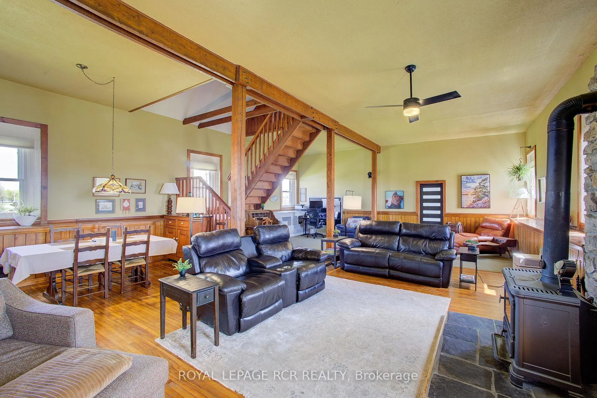 Photo 15 of 8542 Concession 12, Mapleton, Rural Mapleton — HOMEH