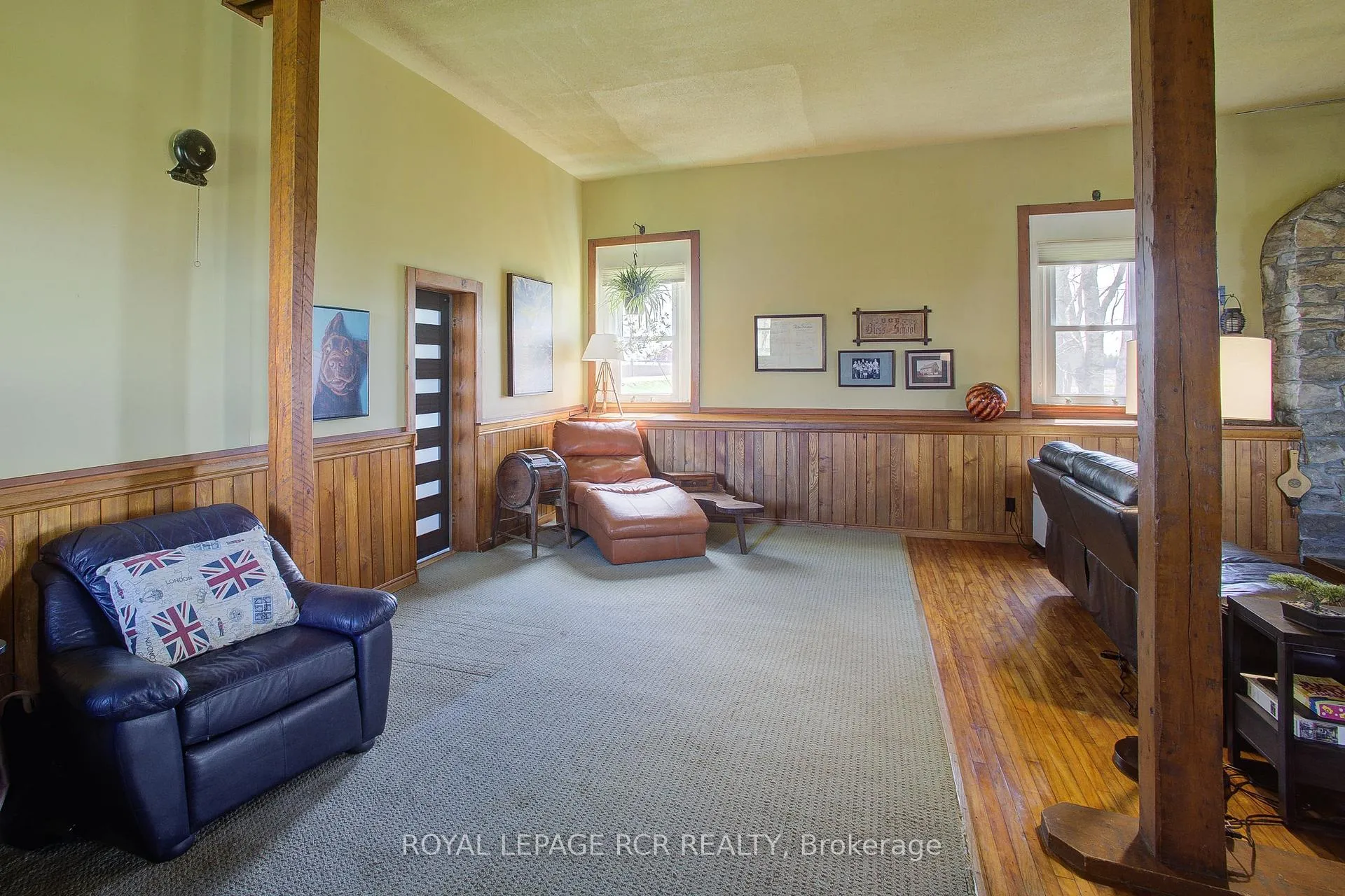 Photo 21 of 8542 Concession 12, Mapleton, Rural Mapleton — HOMEH