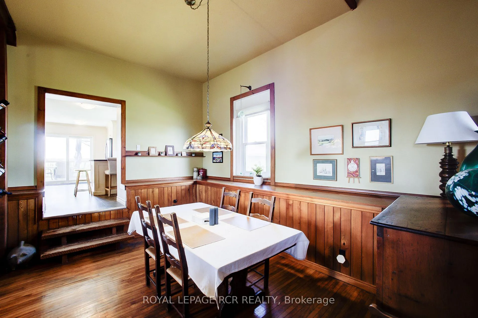 Photo 23 of 8542 Concession 12, Mapleton, Rural Mapleton — HOMEH