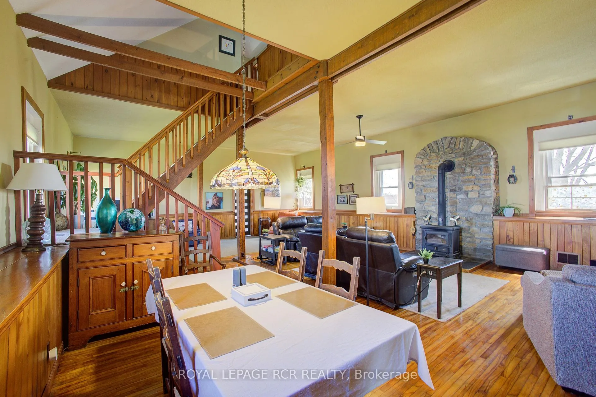 Photo 25 of 8542 Concession 12, Mapleton, Rural Mapleton — HOMEH