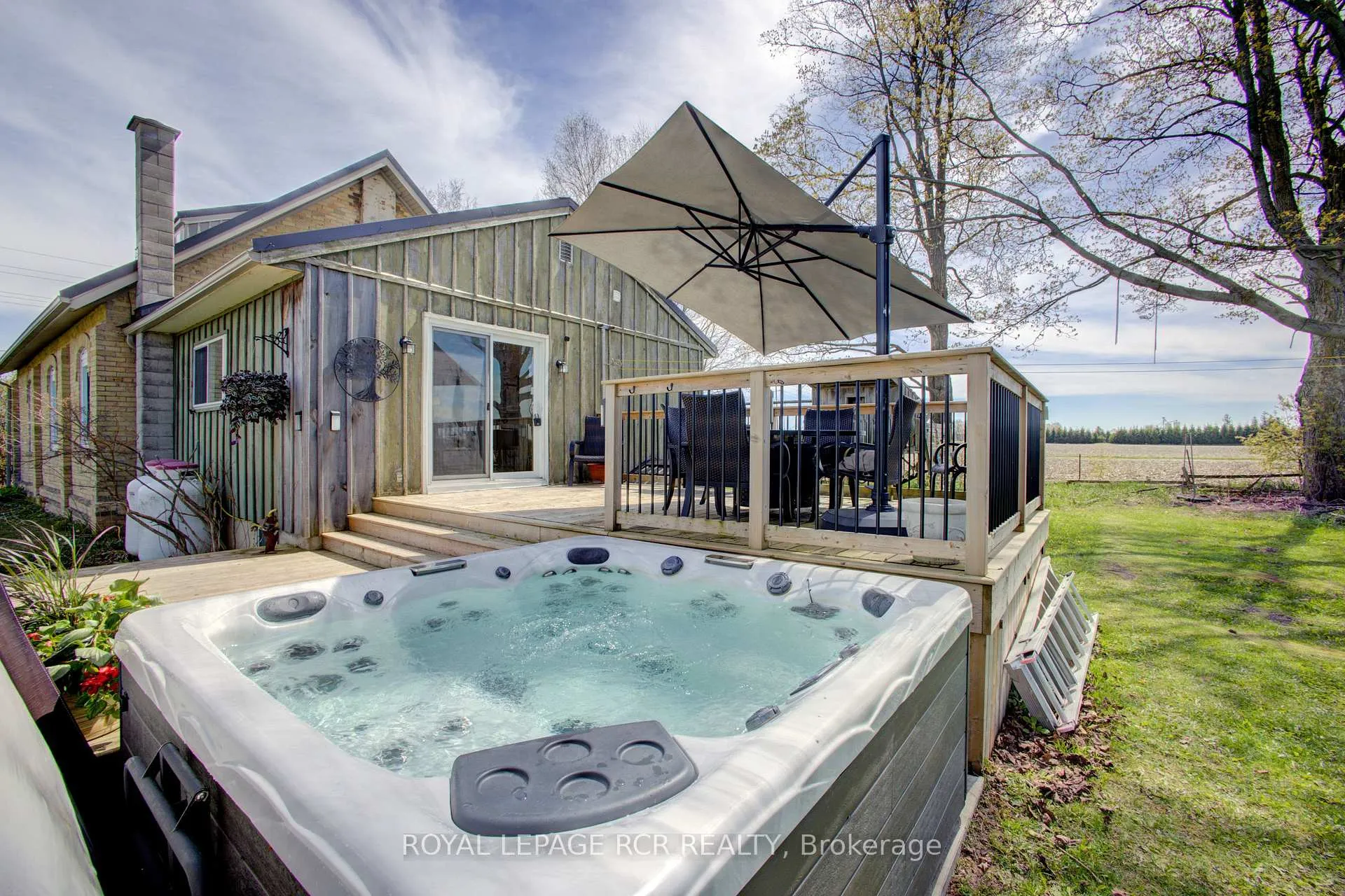 Photo 37 of 8542 Concession 12, Mapleton, Rural Mapleton — HOMEH