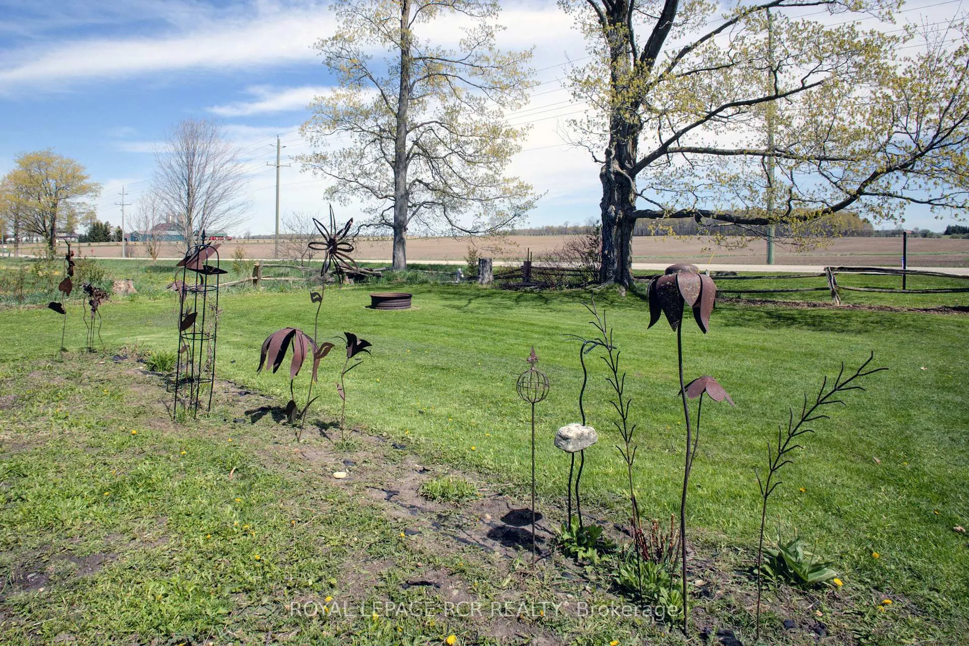 Photo 42 of 8542 Concession 12, Mapleton, Rural Mapleton — HOMEH
