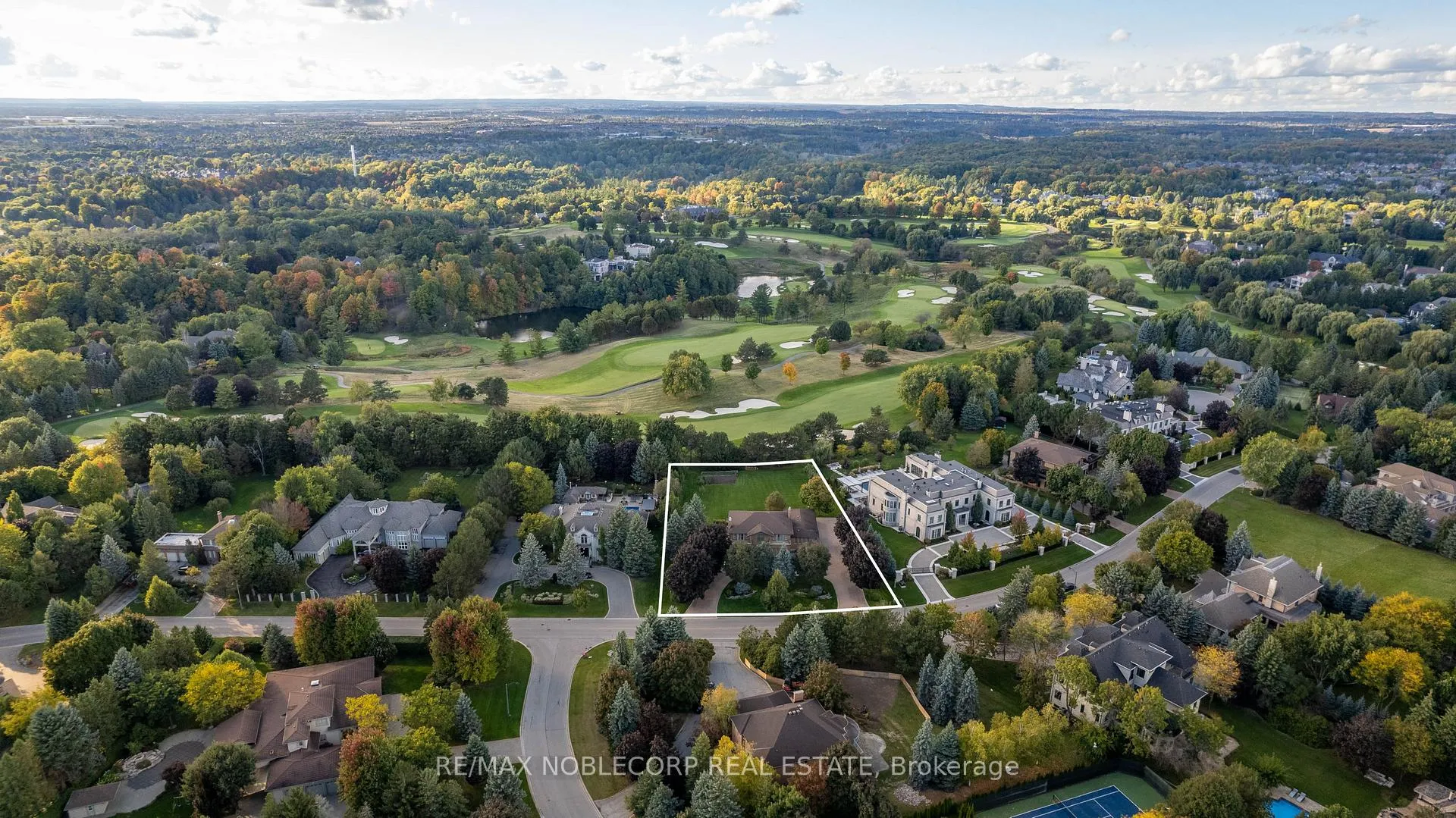 Photo 6 of 72 Balding Boulevard, Vaughan, East Woodbridge — HOMEH