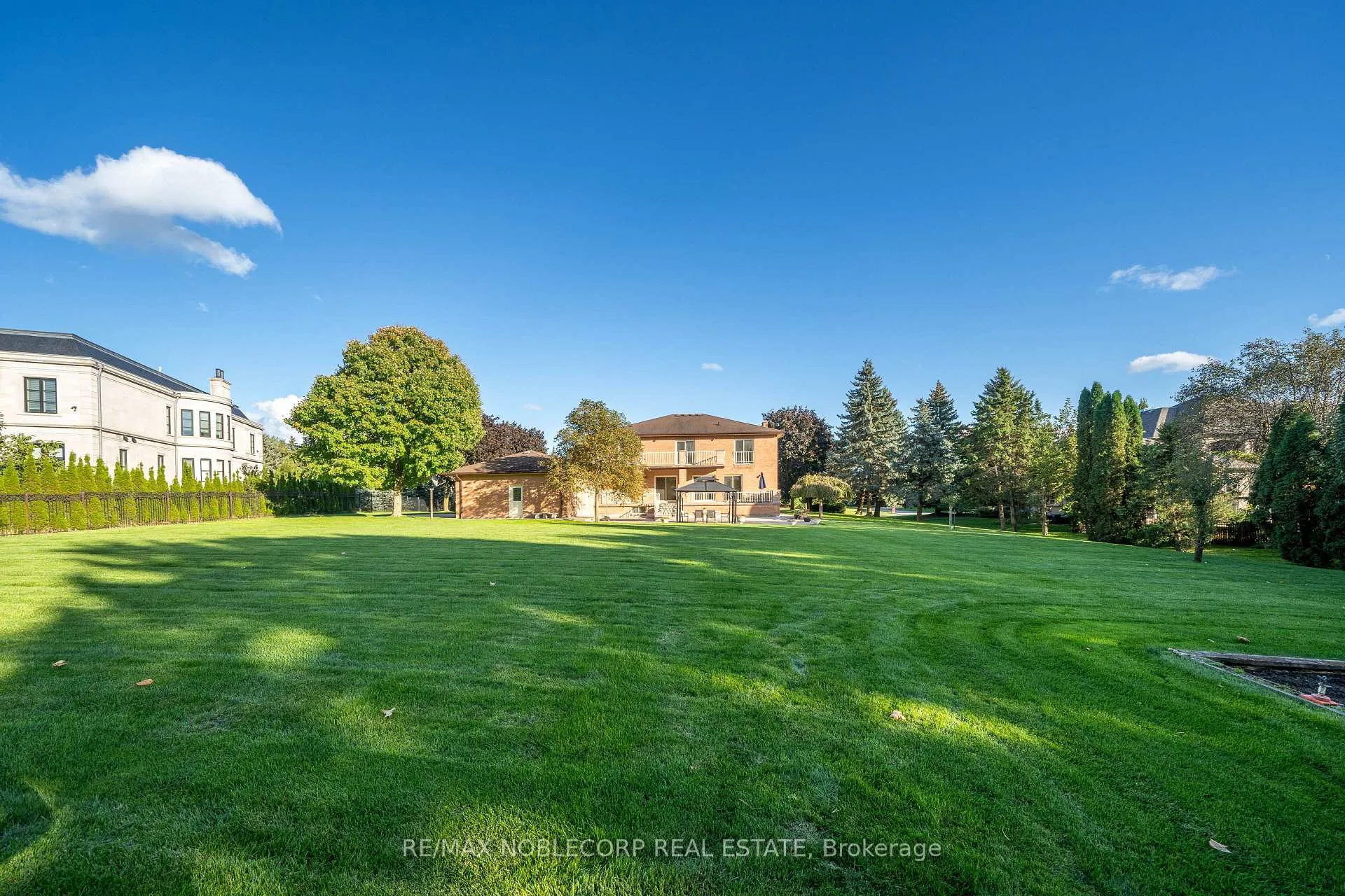 Photo 9 of 72 Balding Boulevard, Vaughan, East Woodbridge — HOMEH