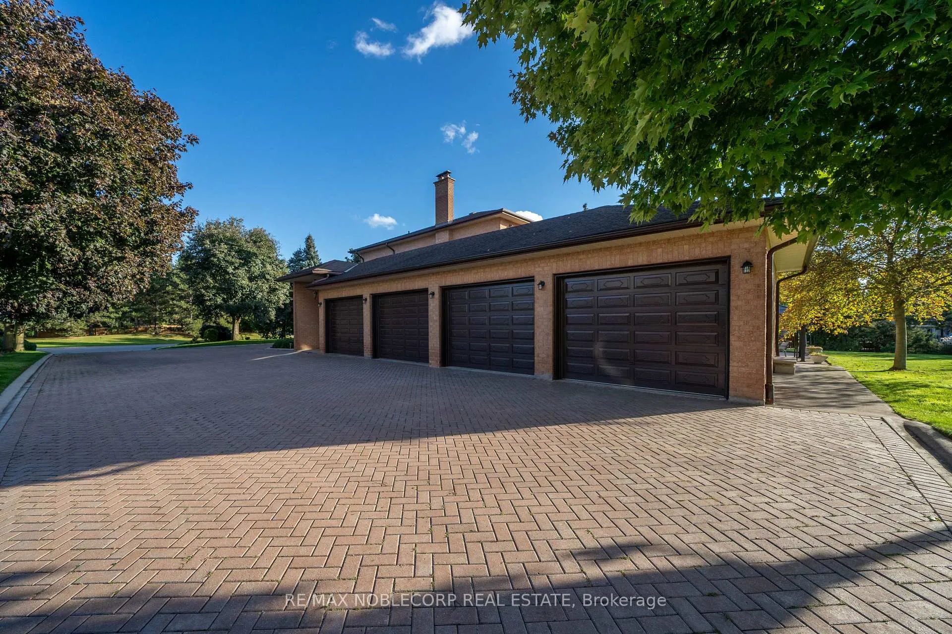 Photo 8 of 72 Balding Boulevard, Vaughan, East Woodbridge — HOMEH