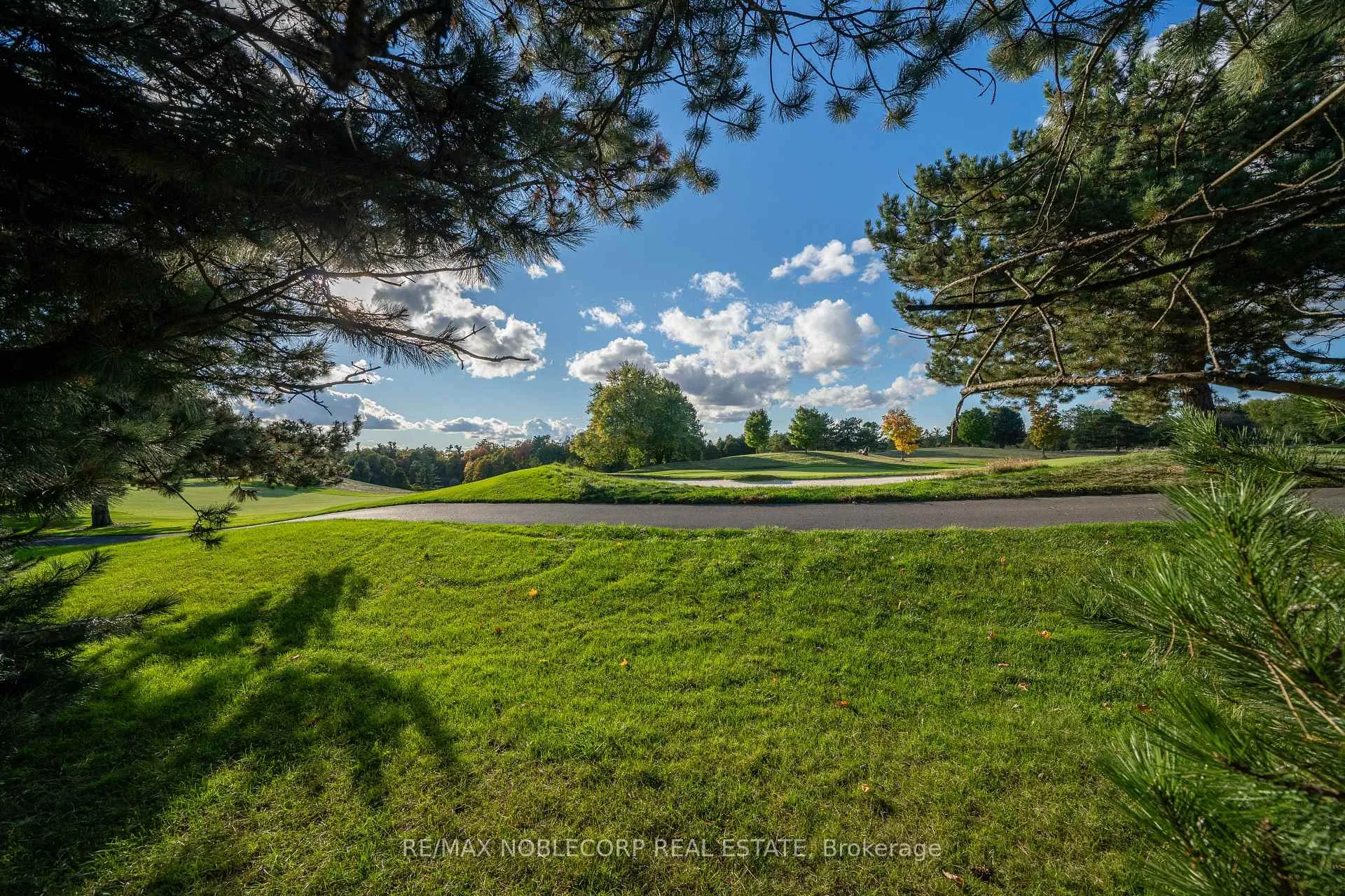 Photo 12 of 72 Balding Boulevard, Vaughan, East Woodbridge — HOMEH