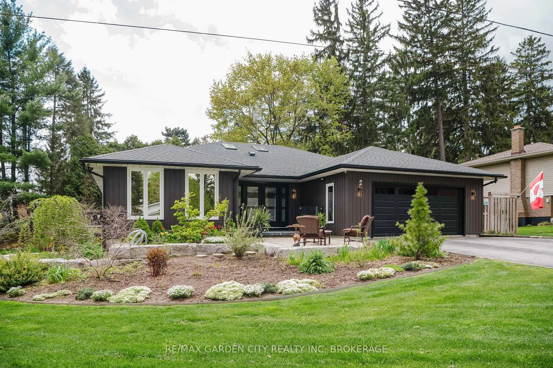 Photo 1 of 2 Valleyview Court, Pelham, Fonthill — HOMEH
