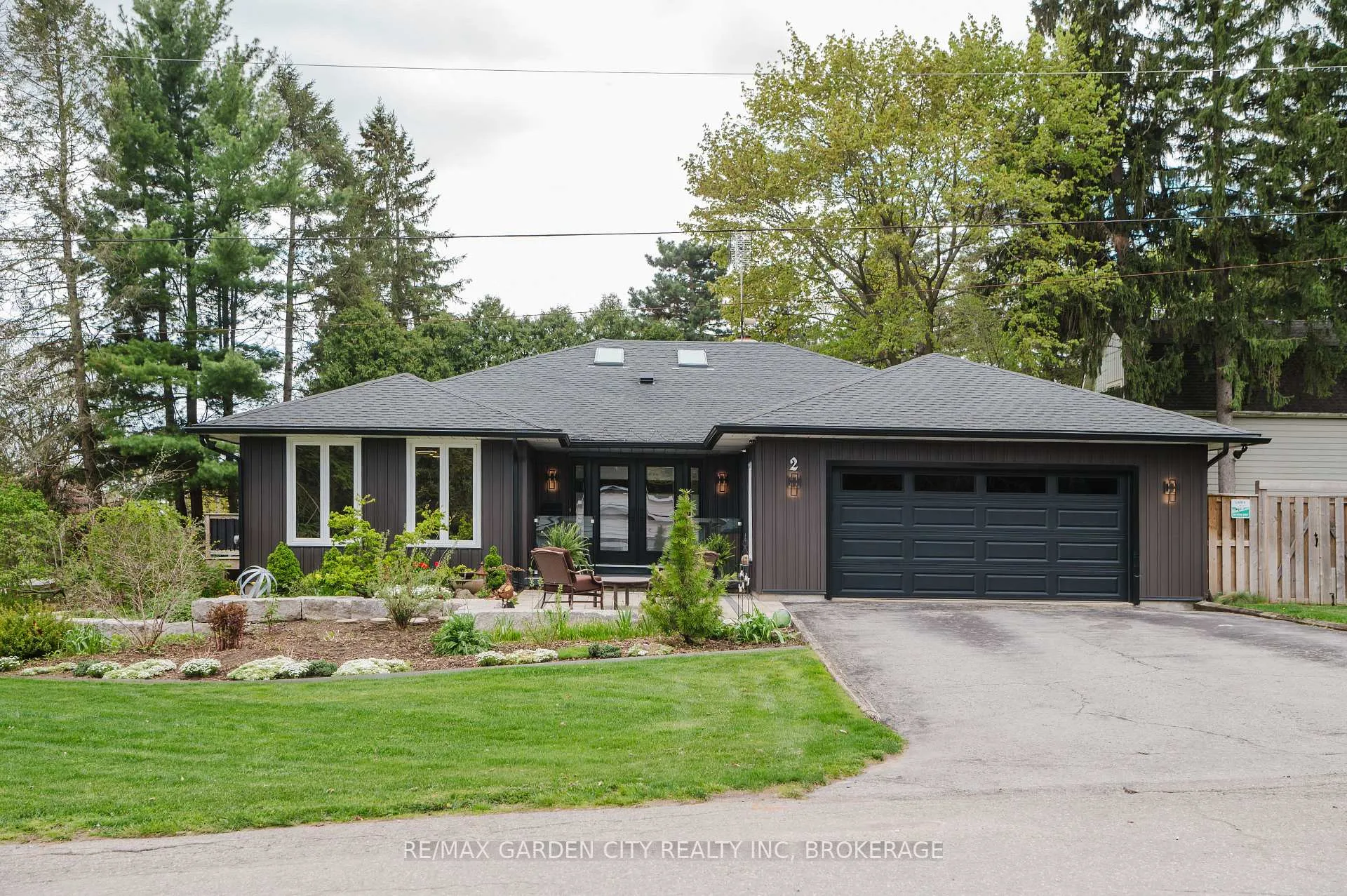 Photo 2 of 2 Valleyview Court, Pelham, Fonthill — HOMEH