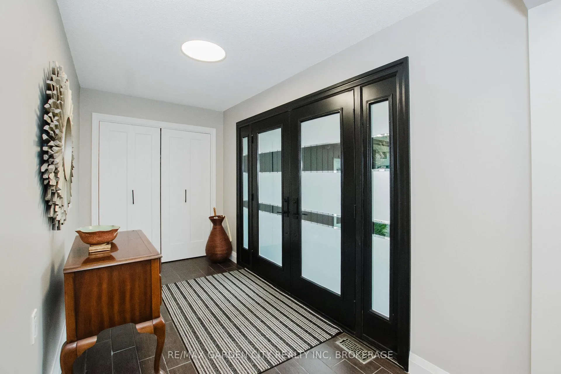 Photo 5 of 2 Valleyview Court, Pelham, Fonthill — HOMEH