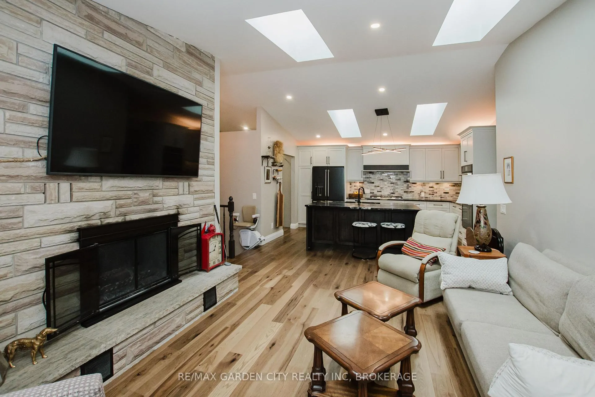 Photo 11 of 2 Valleyview Court, Pelham, Fonthill — HOMEH