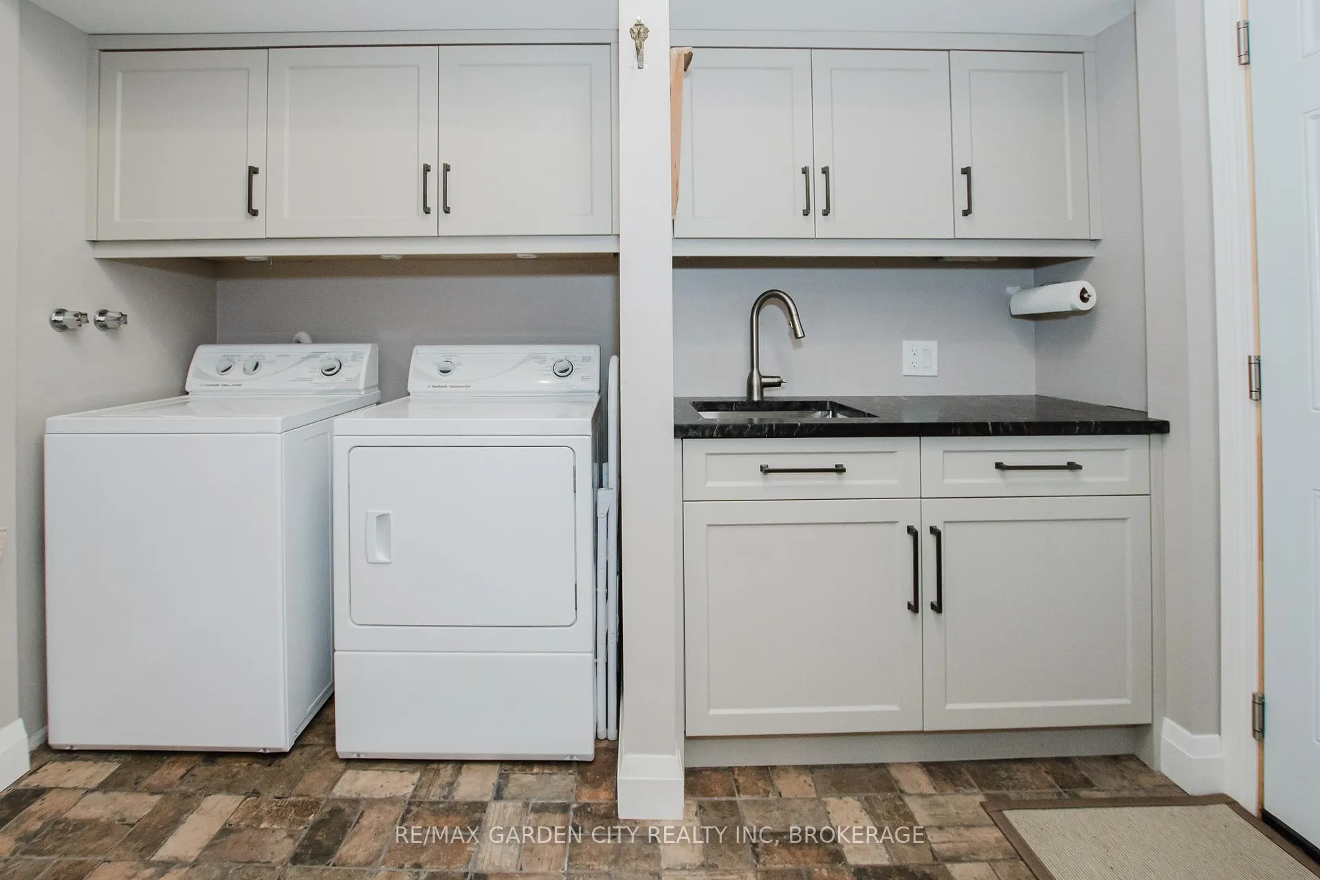 Photo 20 of 2 Valleyview Court, Pelham, Fonthill — HOMEH