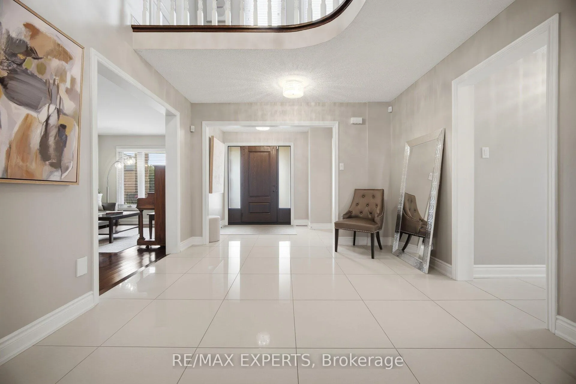 Photo 5 of 139 Coronation Street, Vaughan, West Woodbridge — HOMEH
