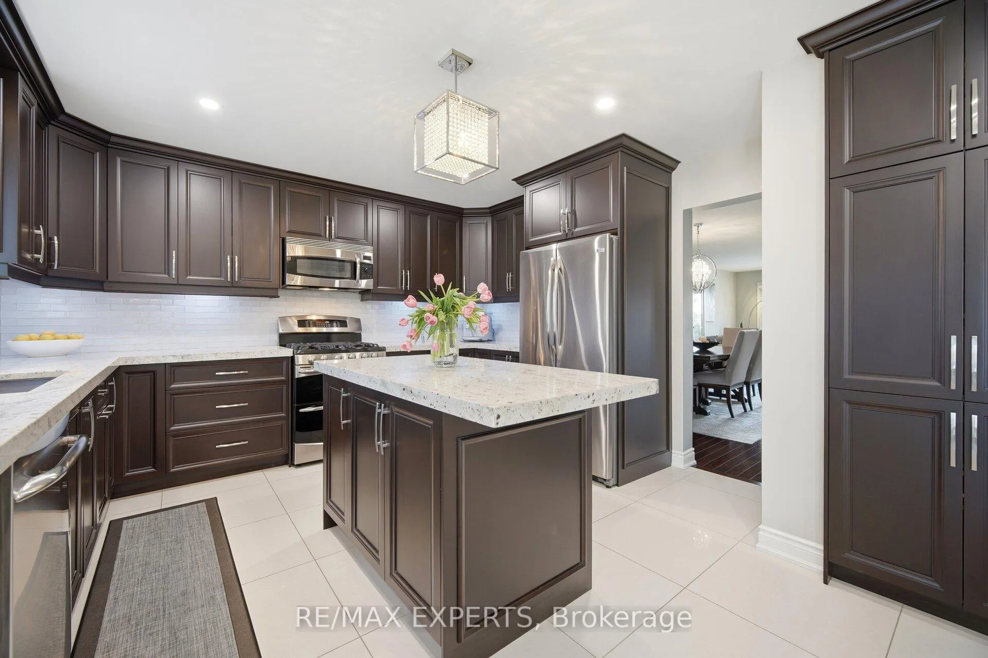 Photo 10 of 139 Coronation Street, Vaughan, West Woodbridge — HOMEH