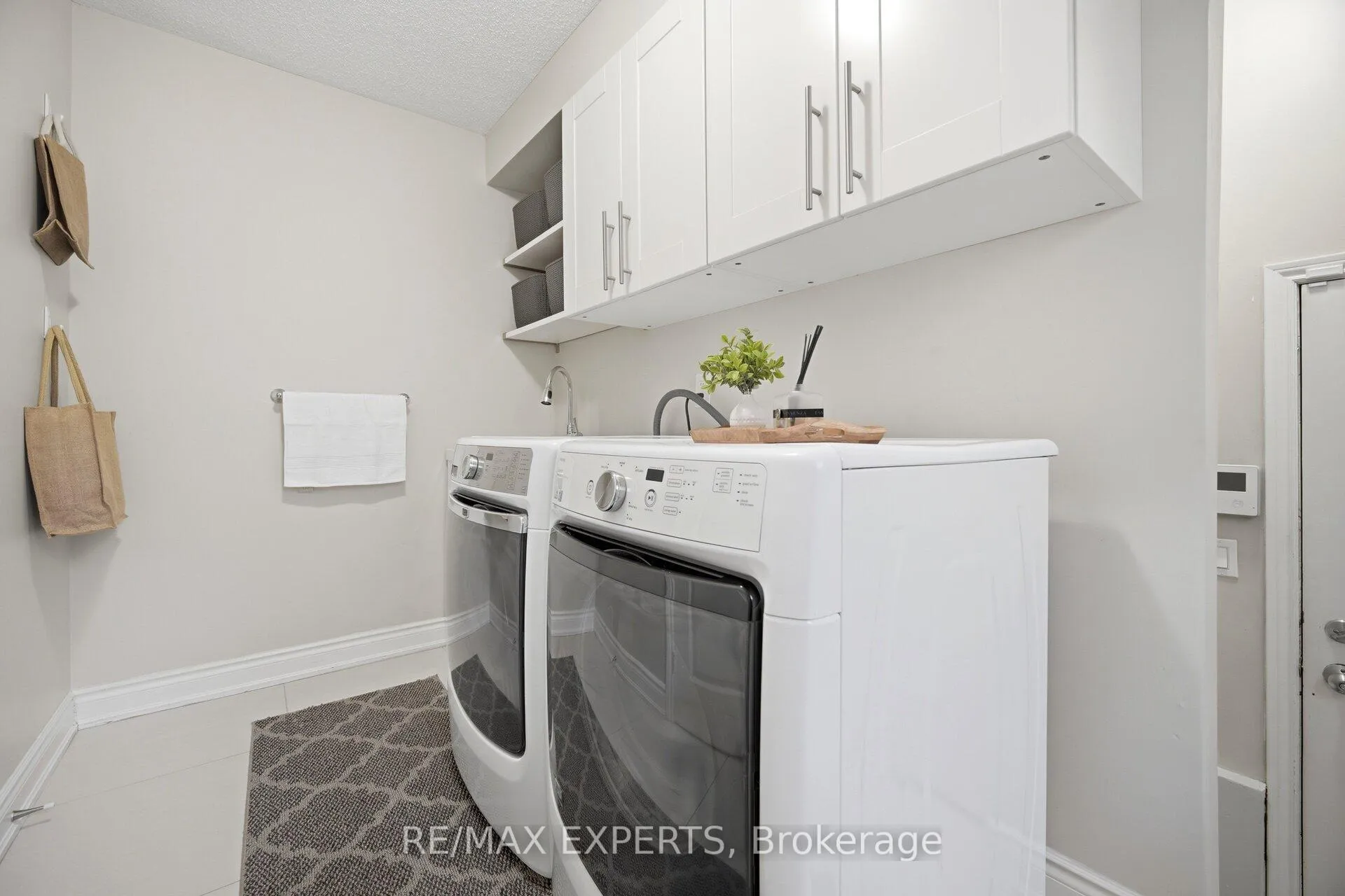 Photo 21 of 139 Coronation Street, Vaughan, West Woodbridge — HOMEH