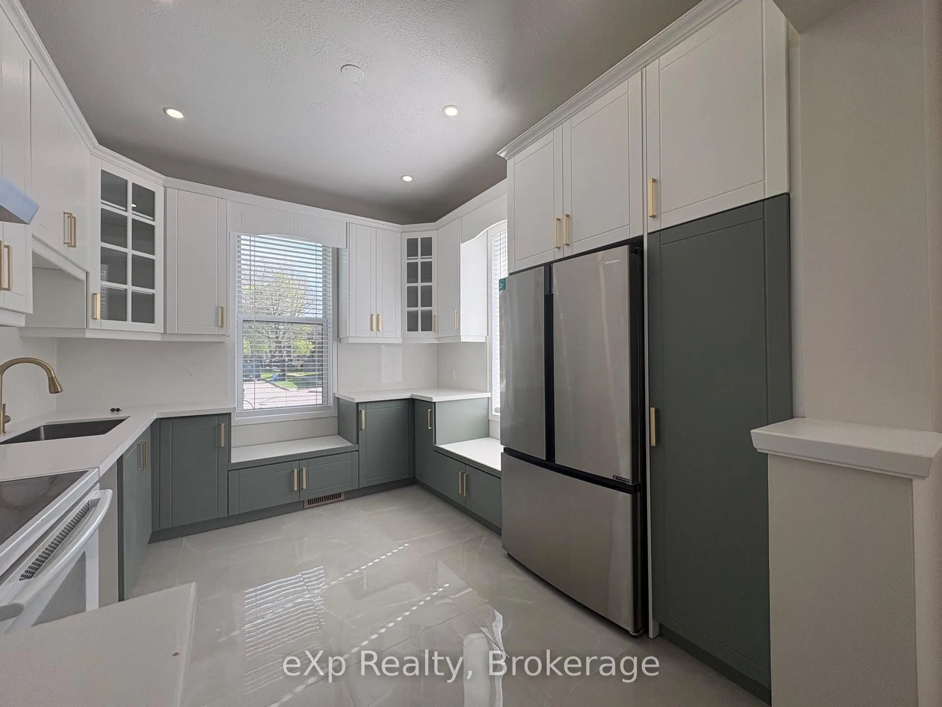 Photo 4 of Unit Front, 160 Nelson Street, Brantford — HOMEH