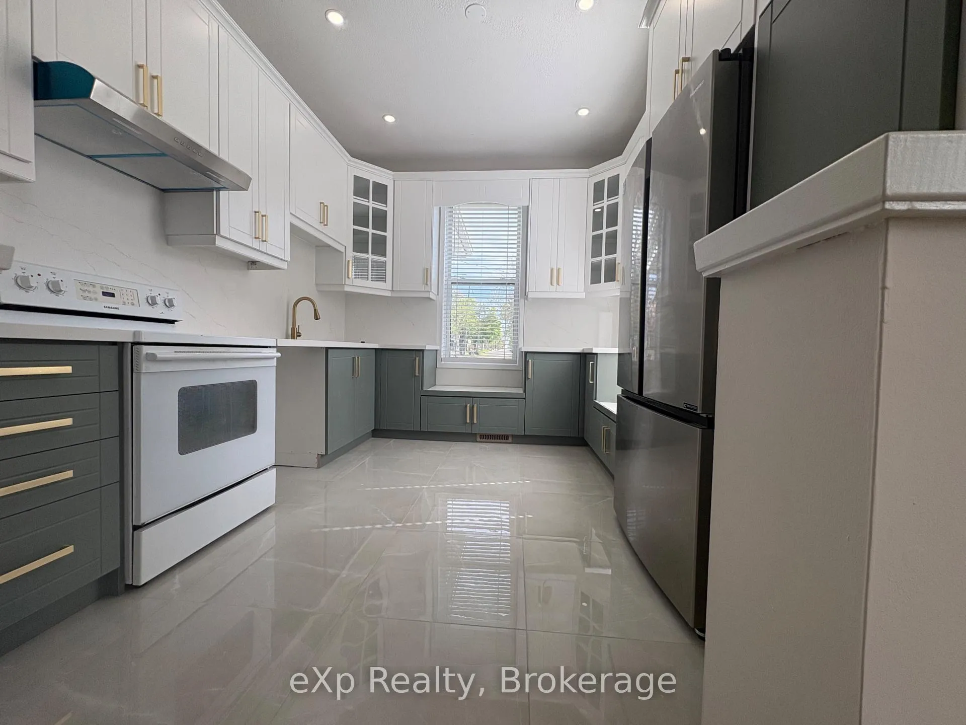 Photo 5 of Unit Front, 160 Nelson Street, Brantford — HOMEH