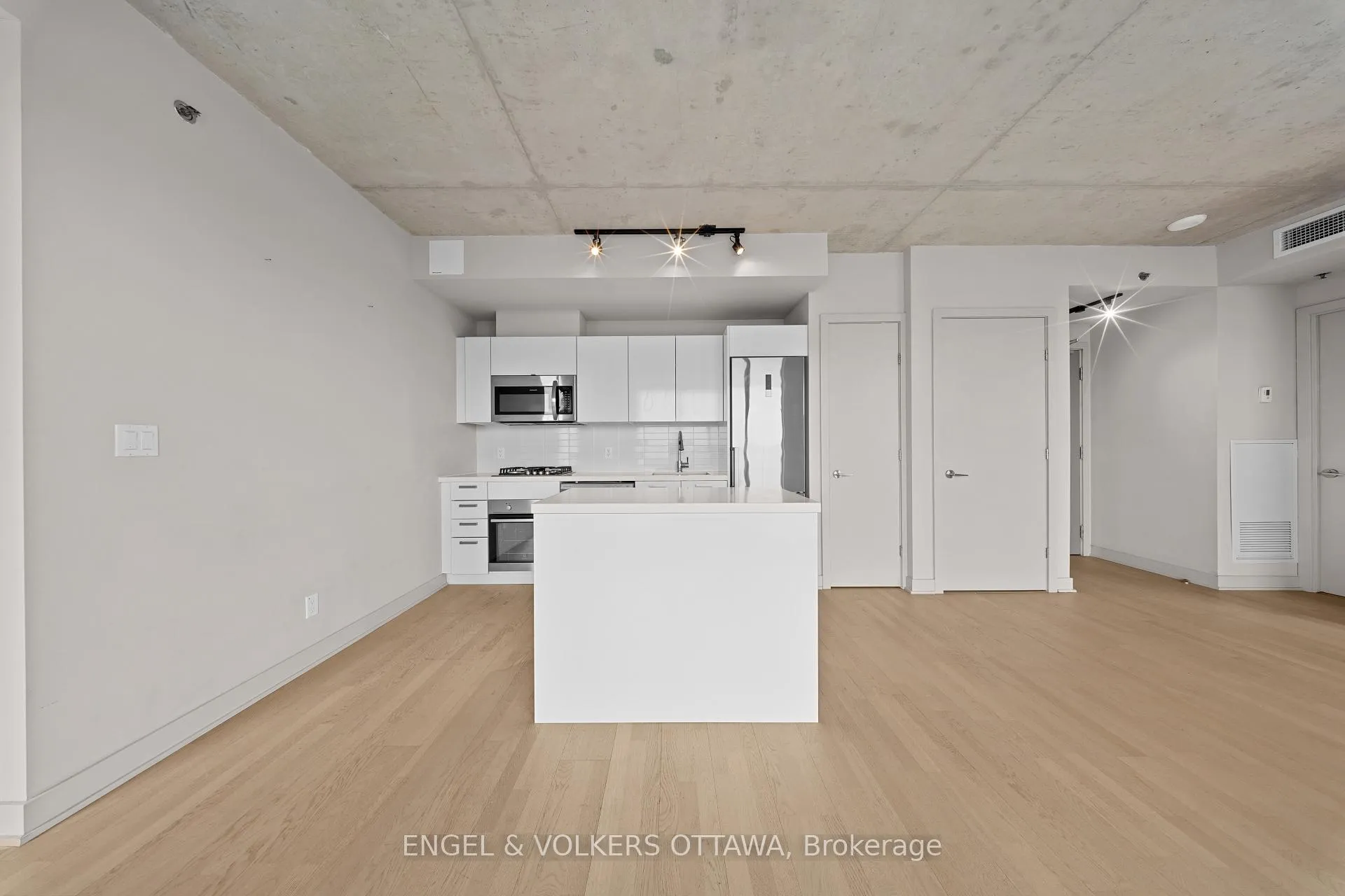 Photo 5 of Unit 1701, 203 Catherine Street, Ottawa, Ottawa Centre — HOMEH