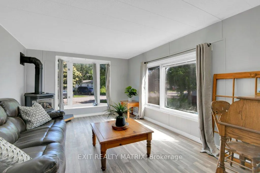 Photo 8 of 8930 Lynwood Park Private, Ottawa, Osgoode Twp North of Reg Rd 6 — HOMEH