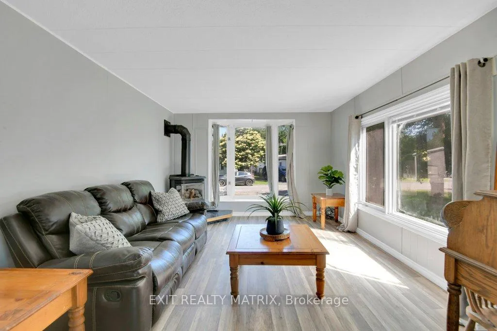 Photo 9 of 8930 Lynwood Park Private, Ottawa, Osgoode Twp North of Reg Rd 6 — HOMEH