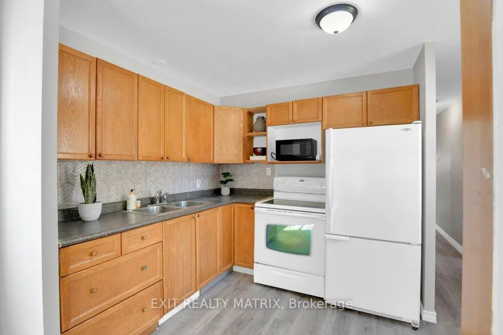 Photo 14 of 8930 Lynwood Park Private, Ottawa, Osgoode Twp North of Reg Rd 6 — HOMEH